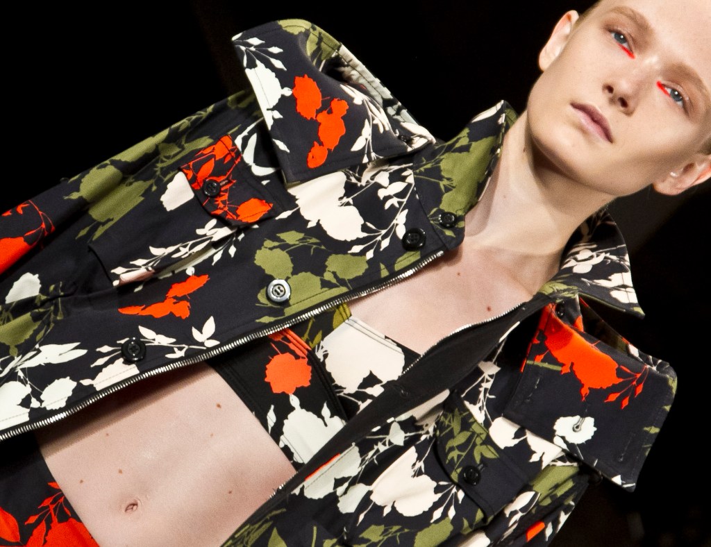 Peter Som makes olive green fun for spring