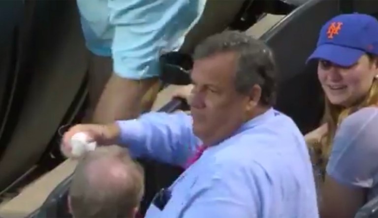Christie caught a foul ball at a Mets-Cardinals game. (Screengrab)