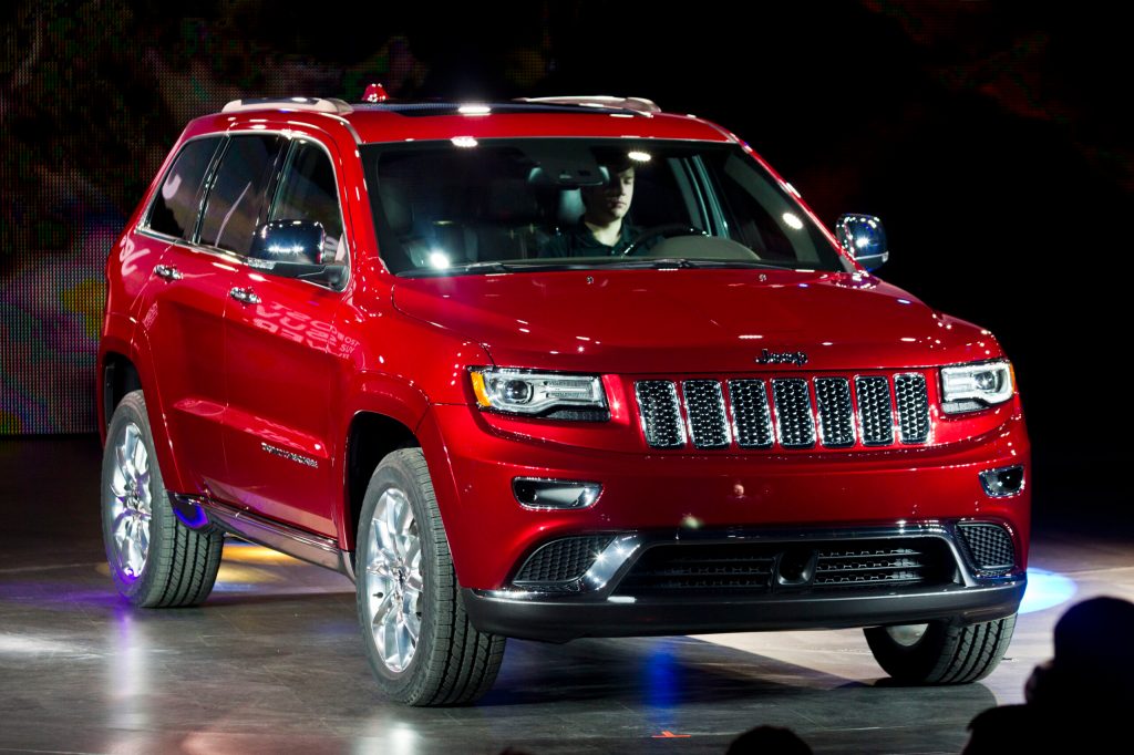Chrysler recalls 184,215 SUVs for air bag defect