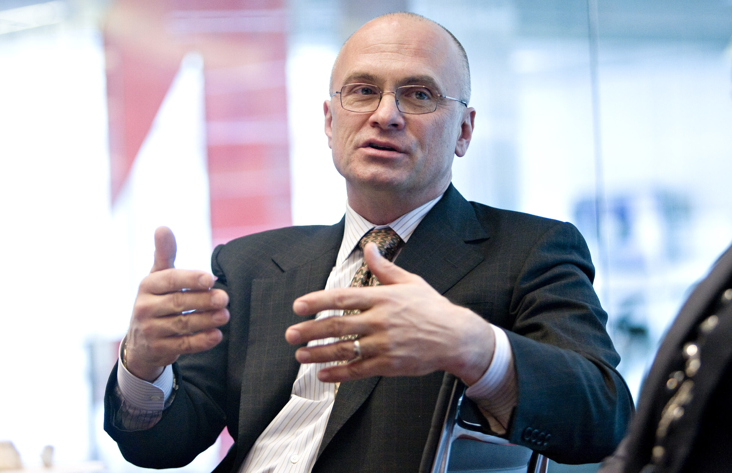 Andrew Puzder withdraws as Trump’s labor secretary nominee