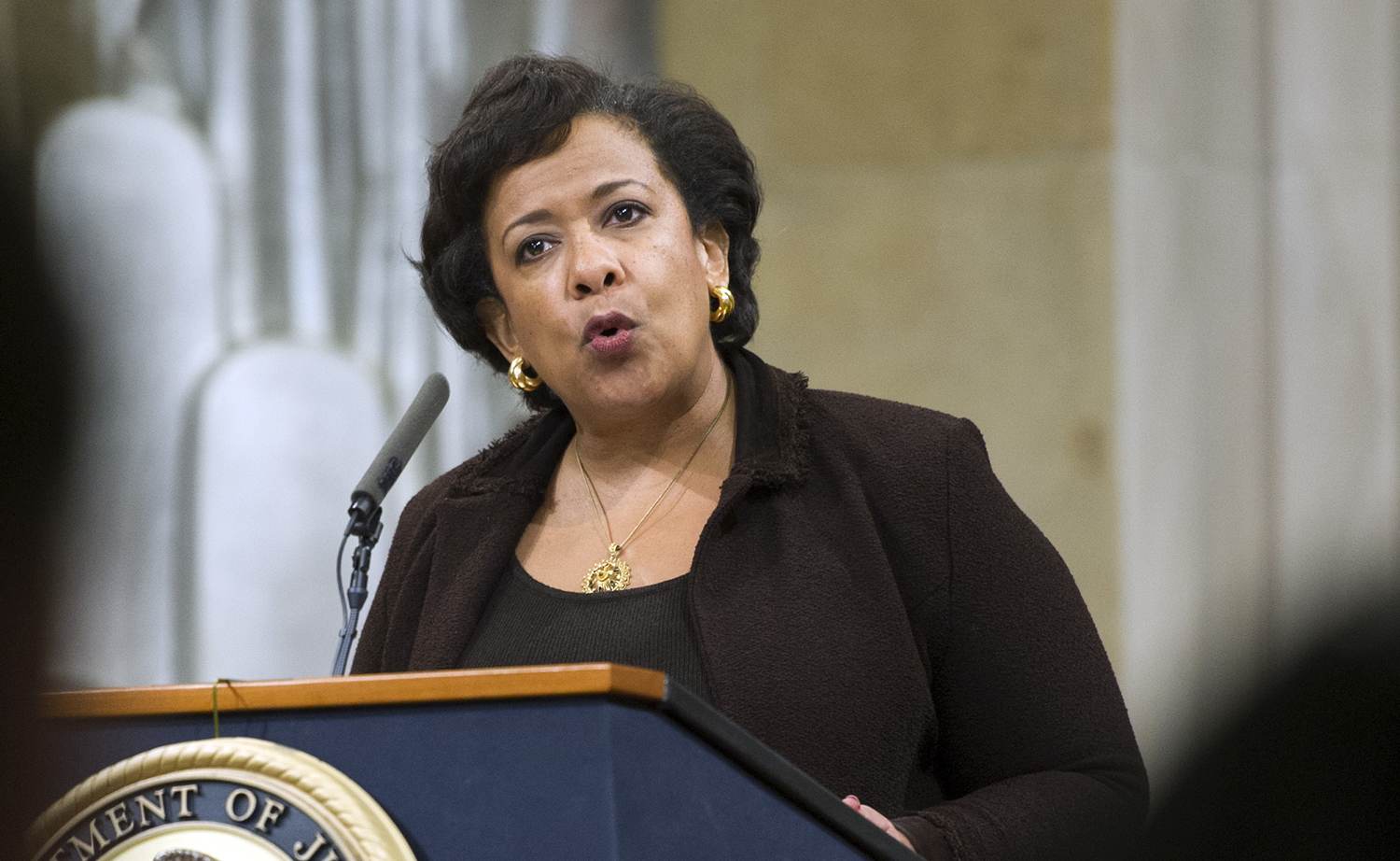 Attorney General Lynch asks Trump to continue criminal justice reform