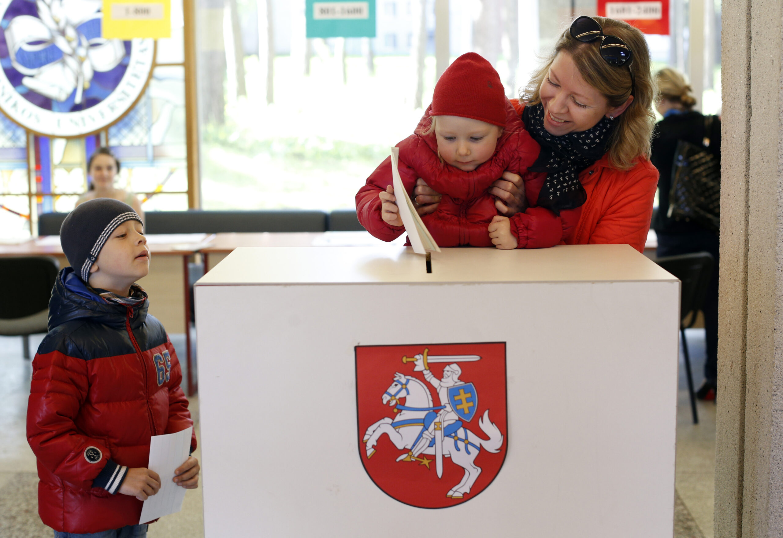Incumbent wins 1st round in Lithuania vote