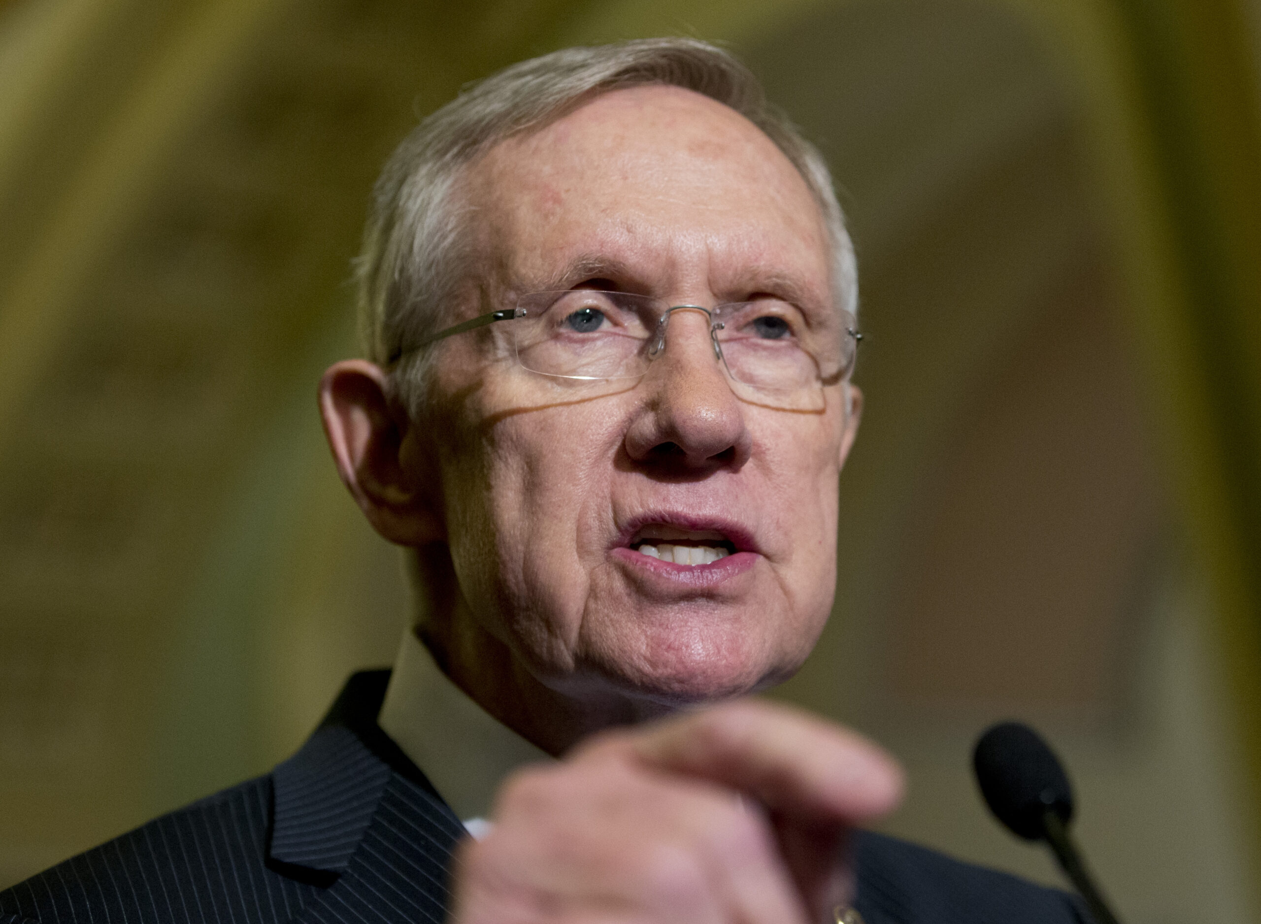 Harry Reid to remain in Nevada nursing injuries