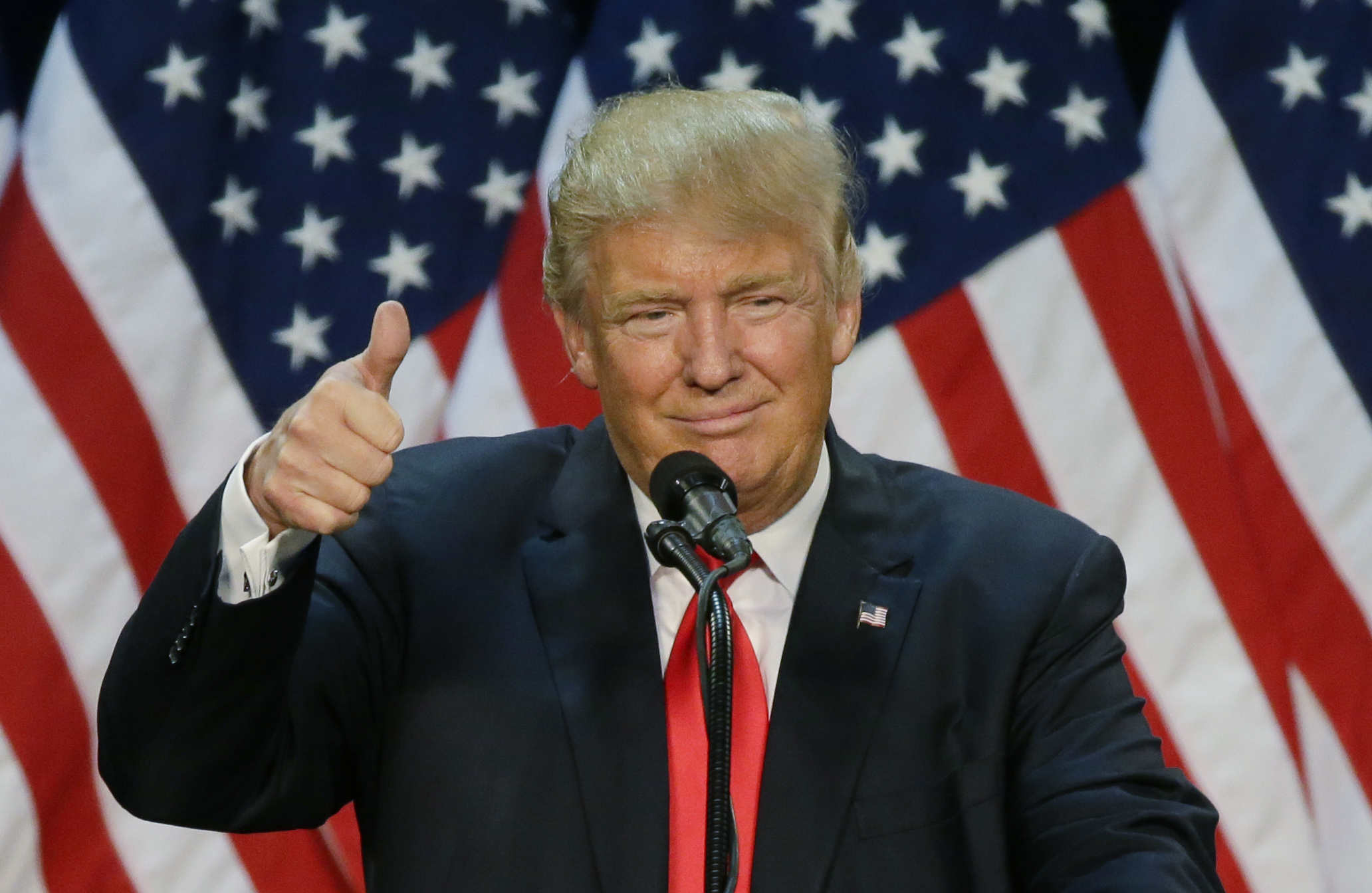 Trump attempts to woo teamsters away from Democrats