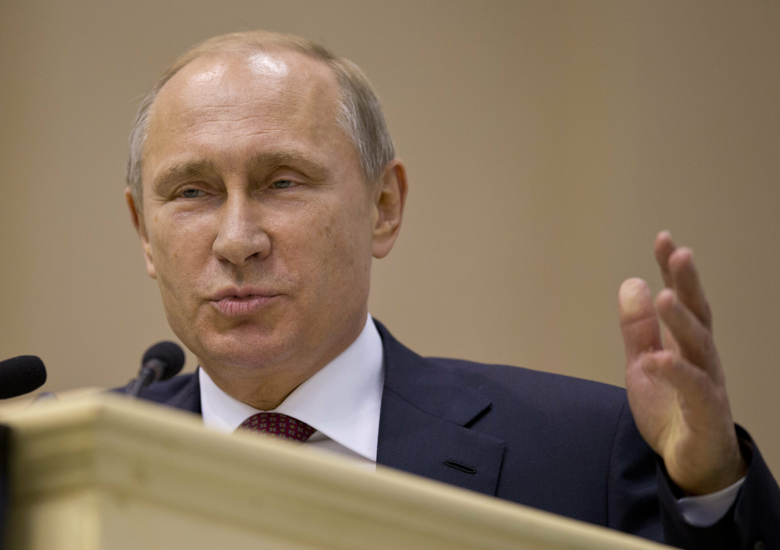 Obama laments that Western media give Russia’s Putin too much credit