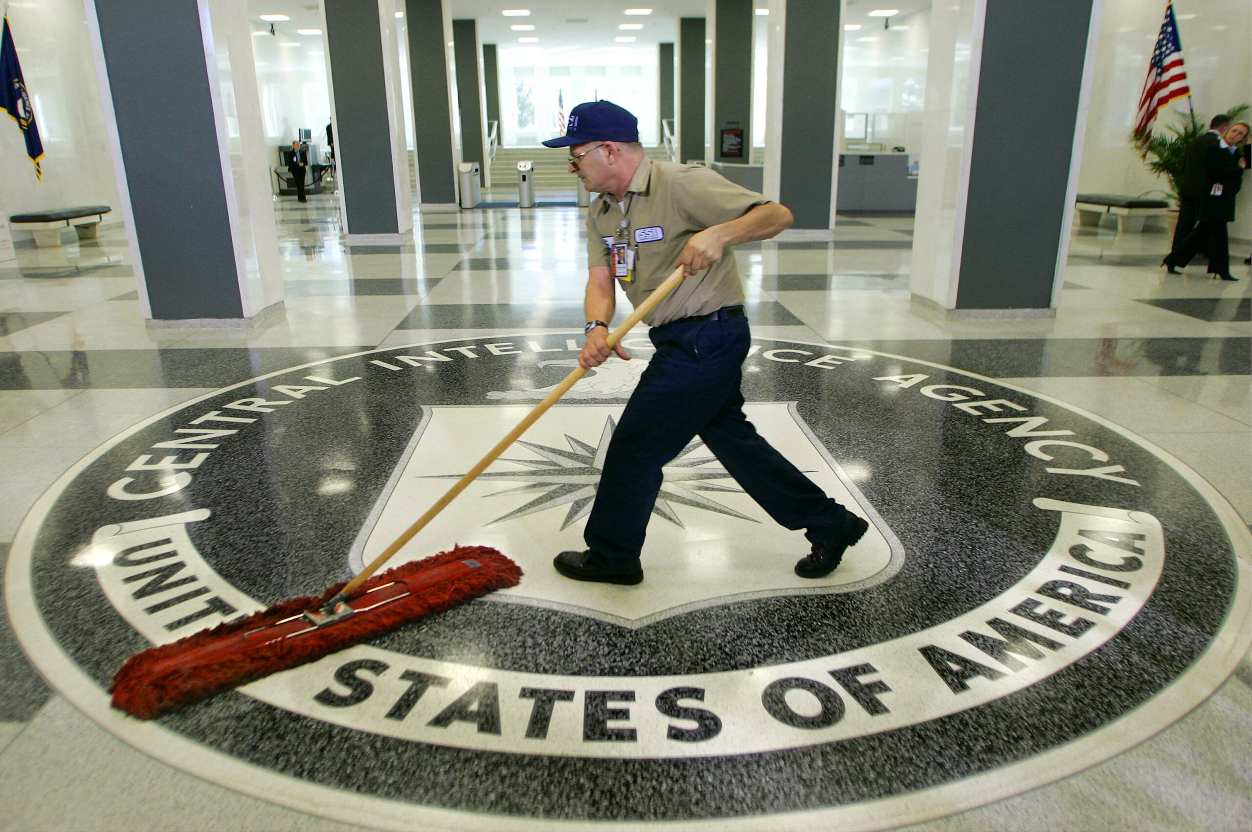 White House tight-lipped about outing of CIA spy
