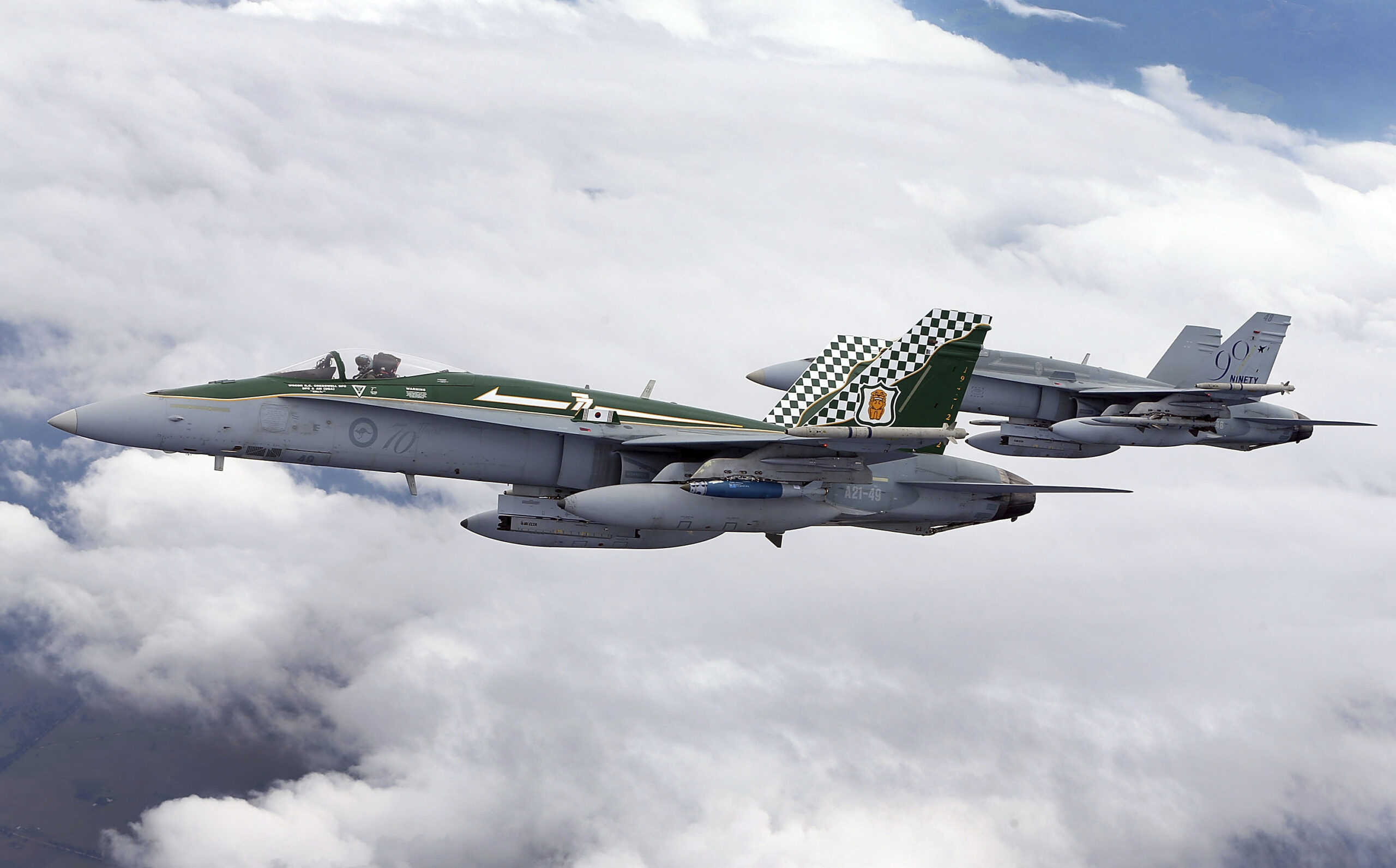Did US defense cuts shorten your career? No worries, mate, Australia wants you