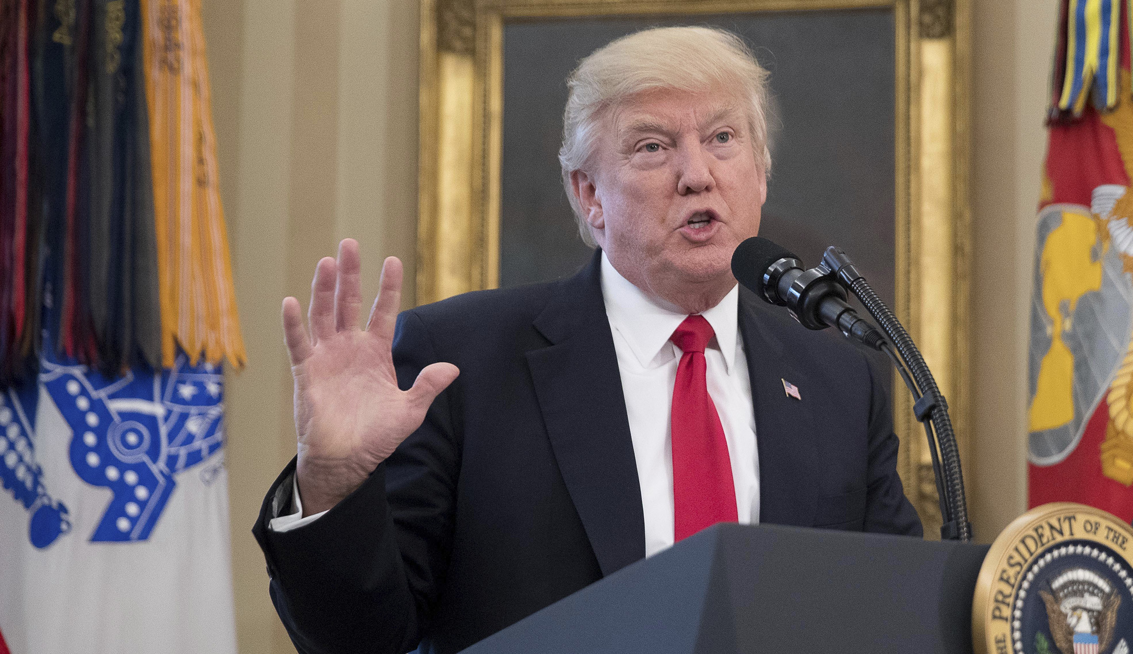 White House tells Congress it will renegotiate NAFTA