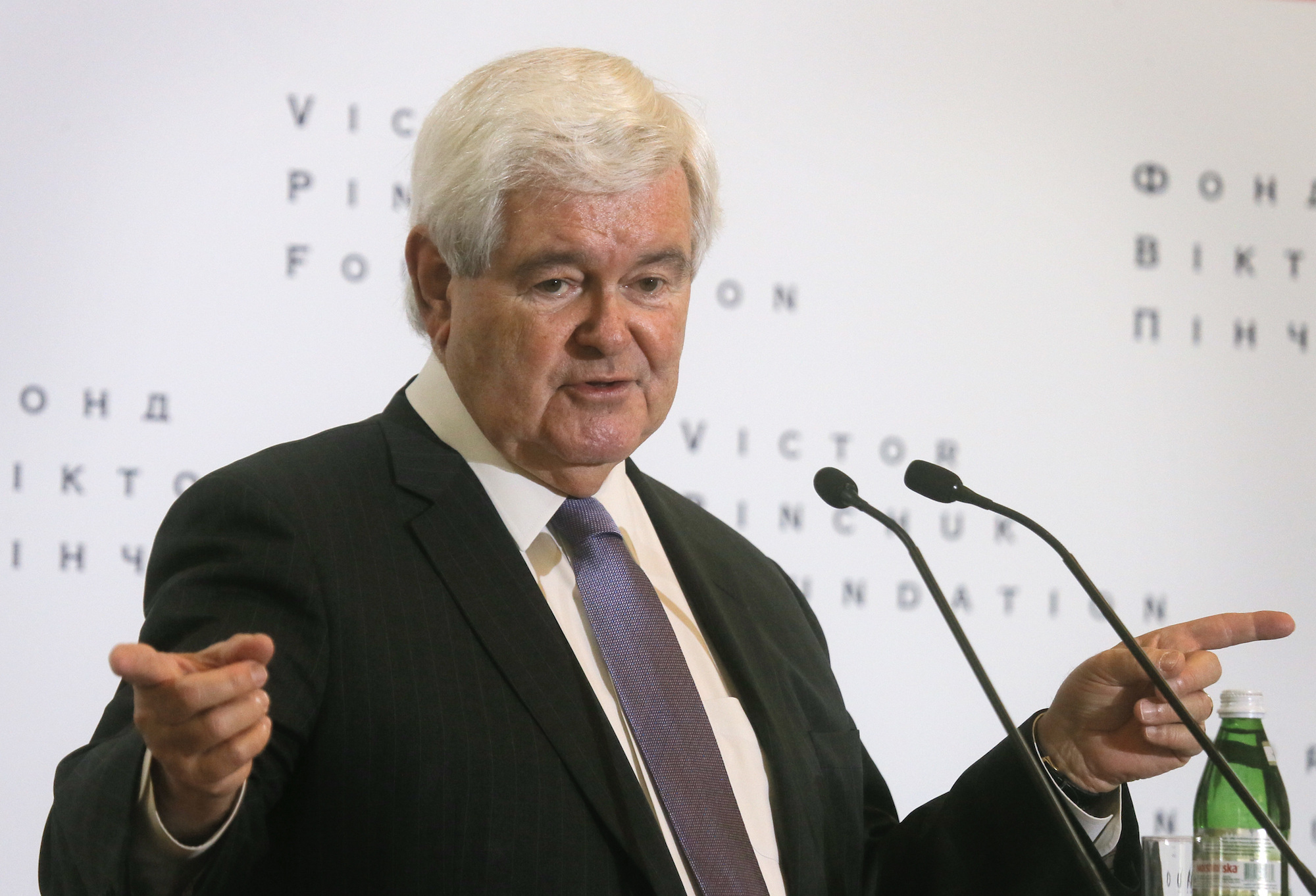 Gingrich encourages Trump to end White House press briefings