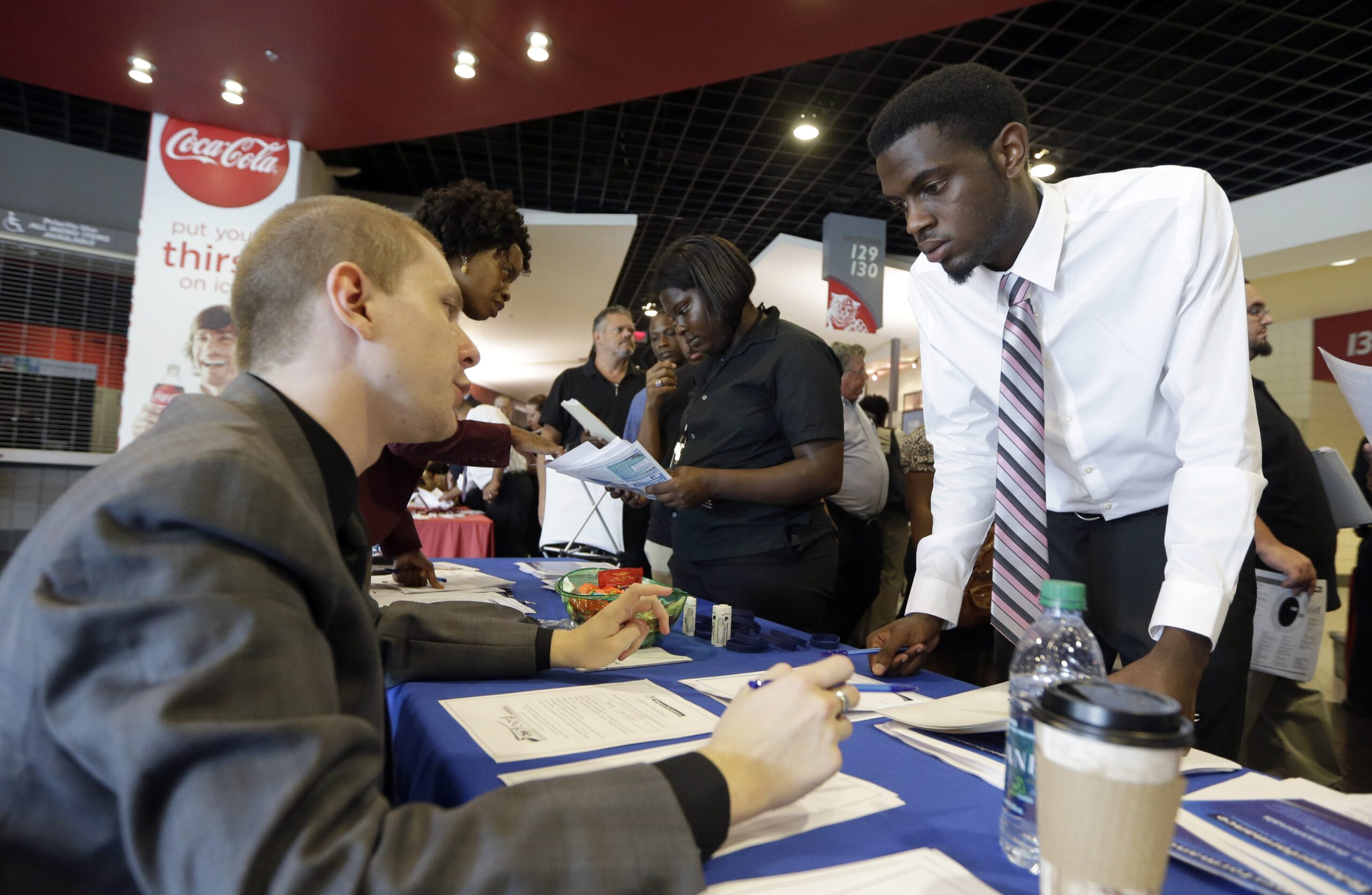 Jobless claims fall to 267,000, well below expectations