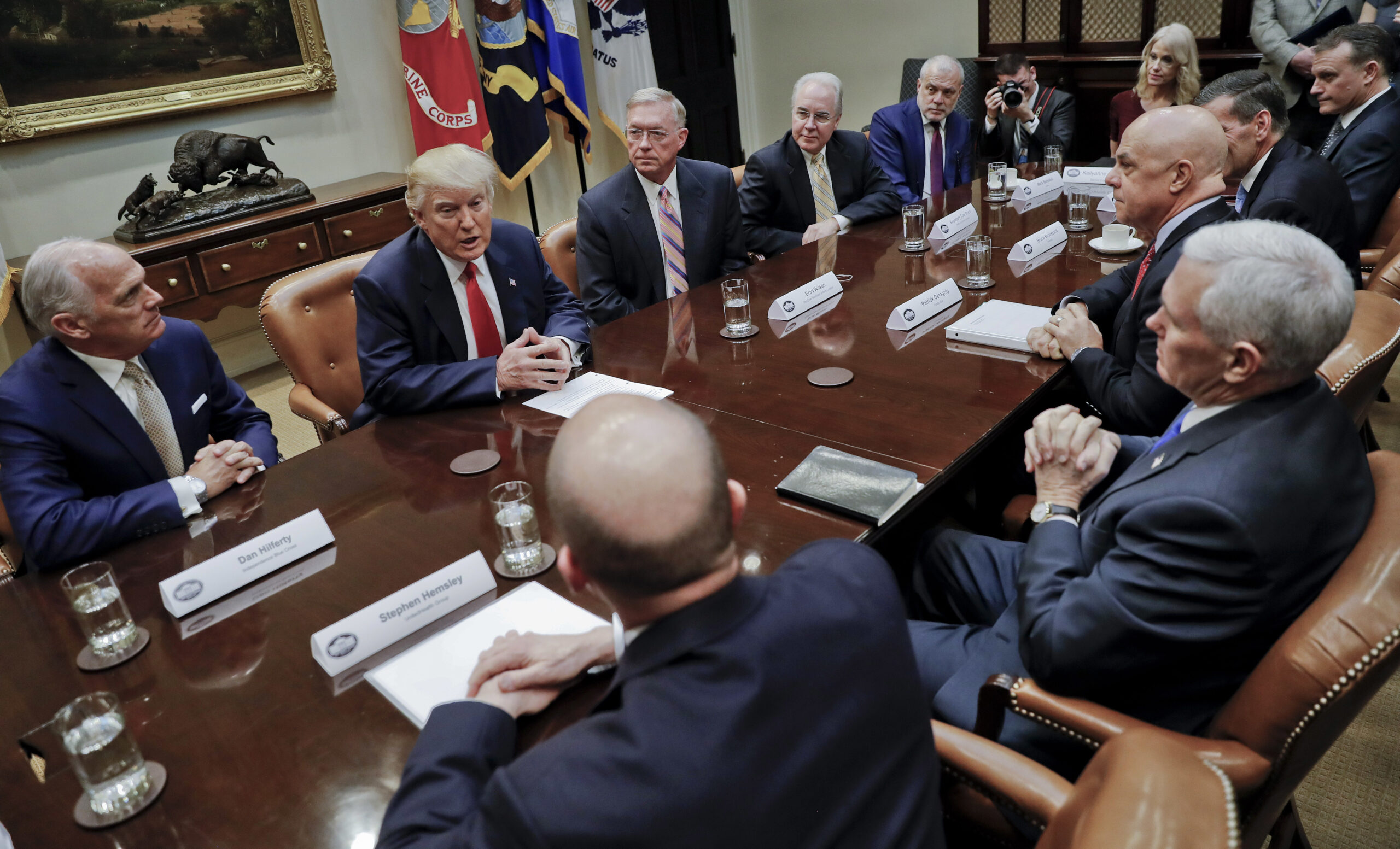 White House to huddle with conservatives on abortion and the healthcare bill
