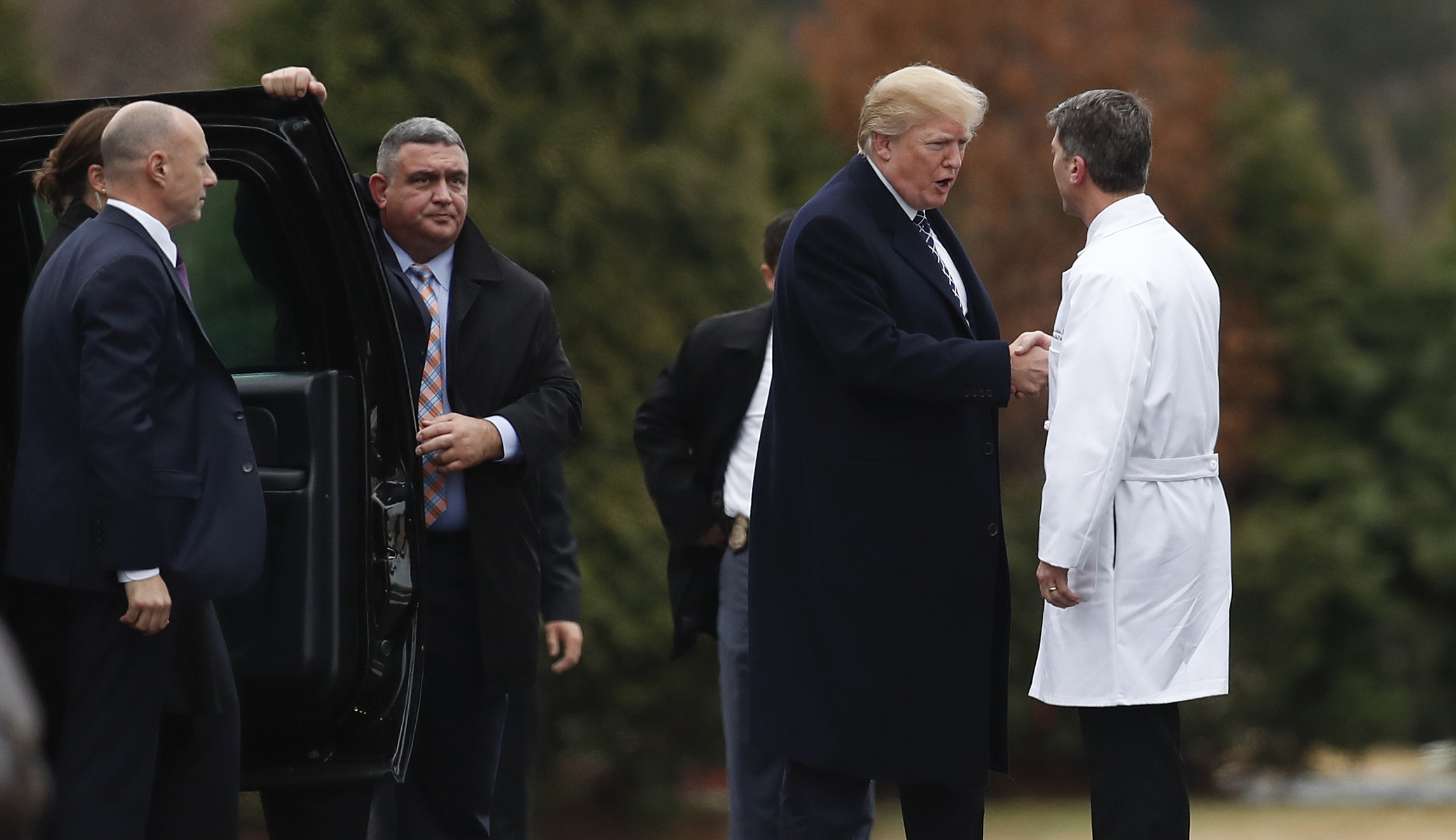 Alan Dershowitz: Don’t diagnose Trump, respond to him