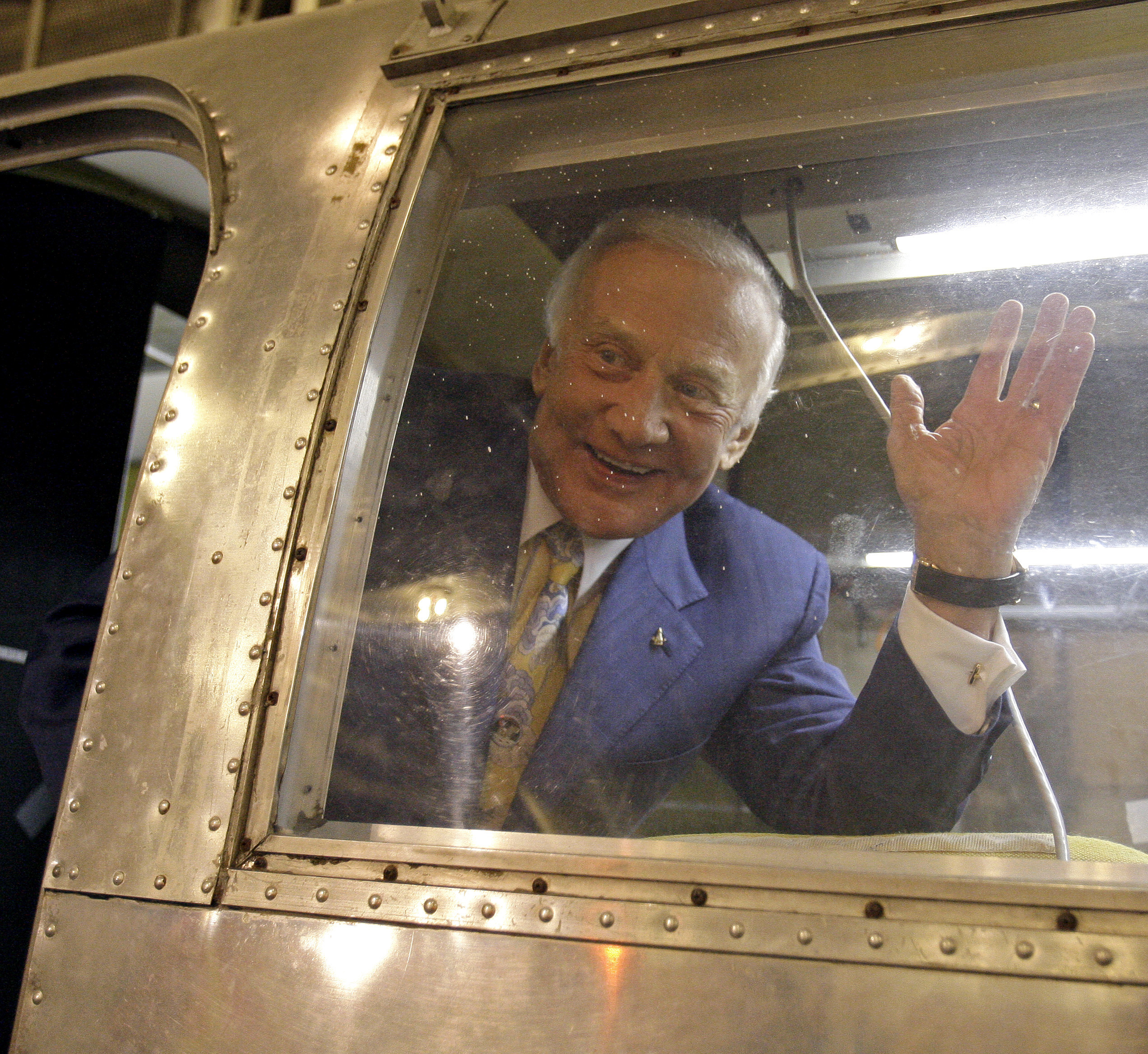 Buzz Aldrin says U.S. space policy ‘adrift,’ calls for Mars mission