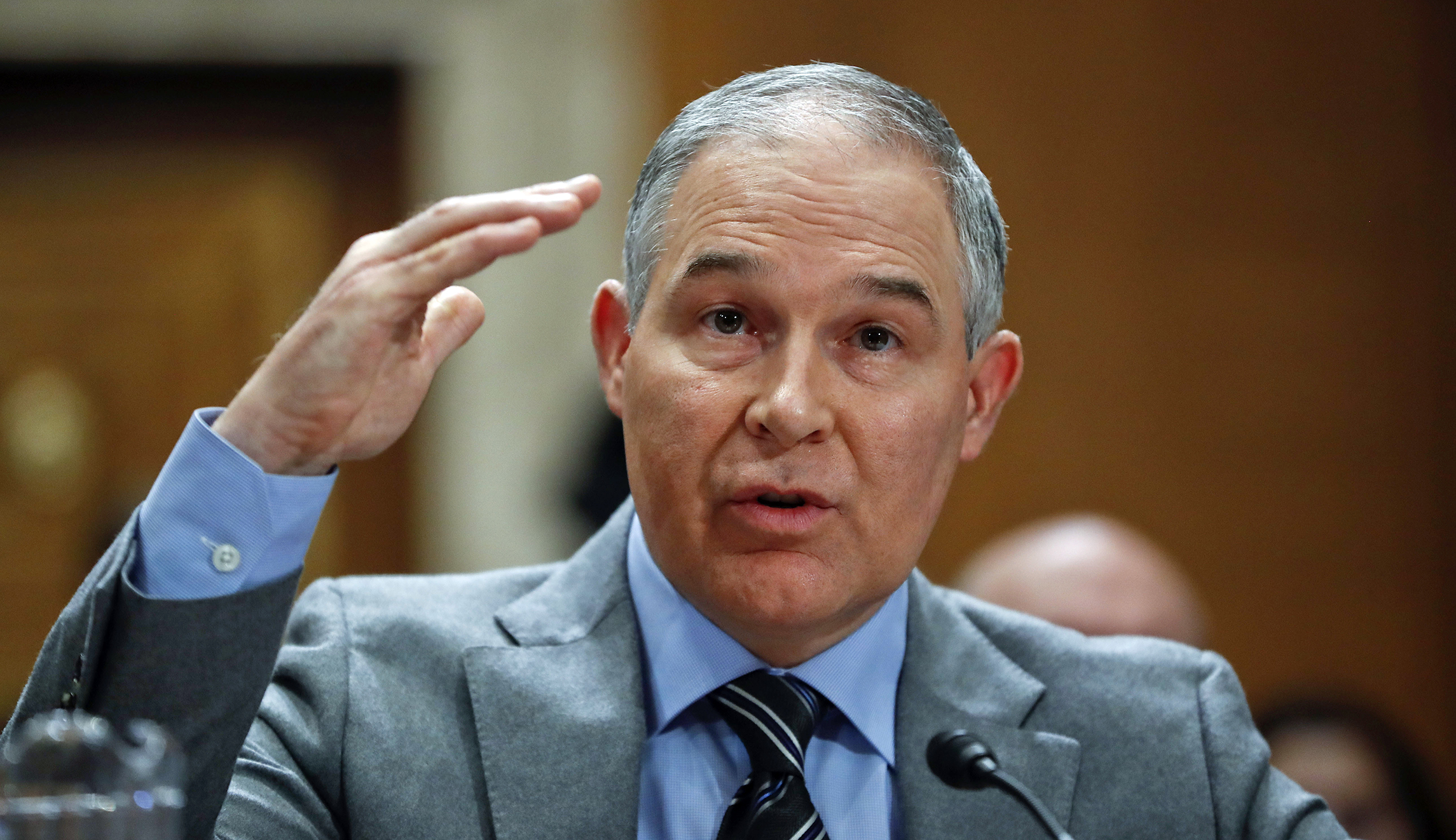 Scott Pruitt says security threats force him to travel first-class