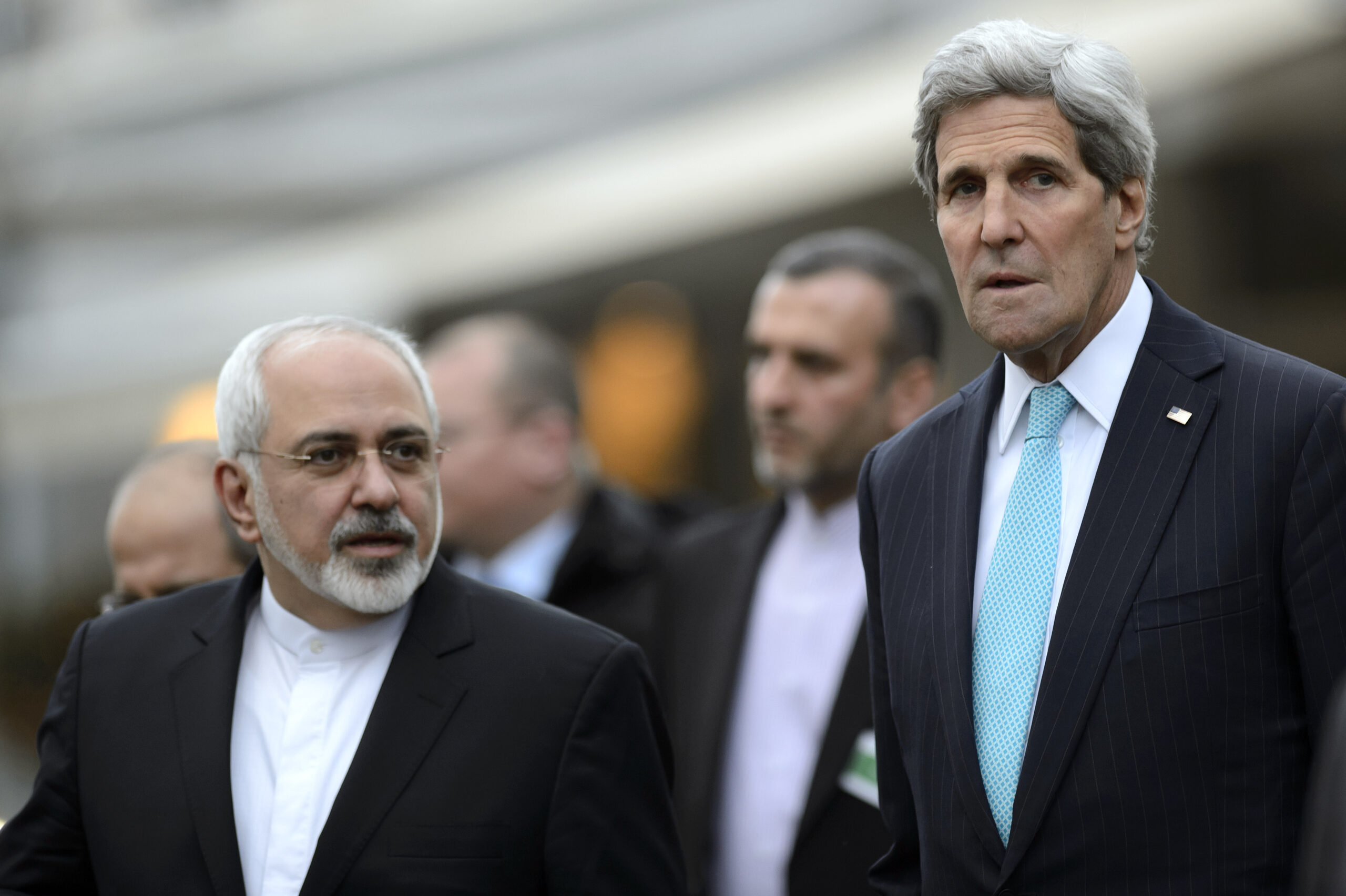 Iran foreign minister called before parliament for being seen with Kerry