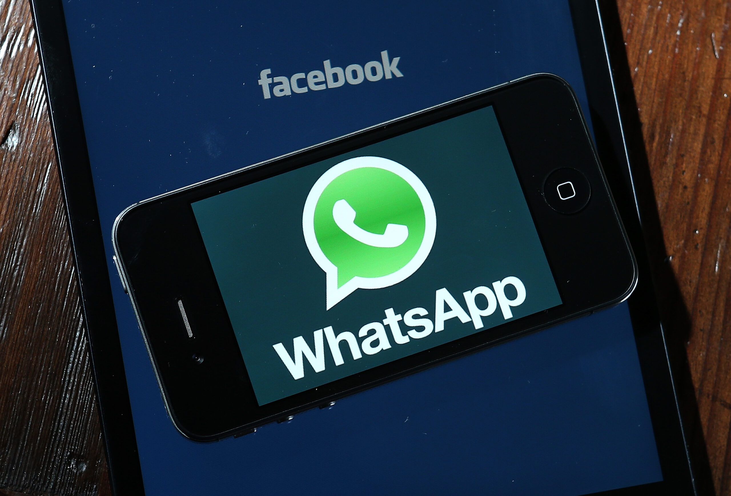BlackBerry’s WhatsApp valuation seen derailed by BBM
