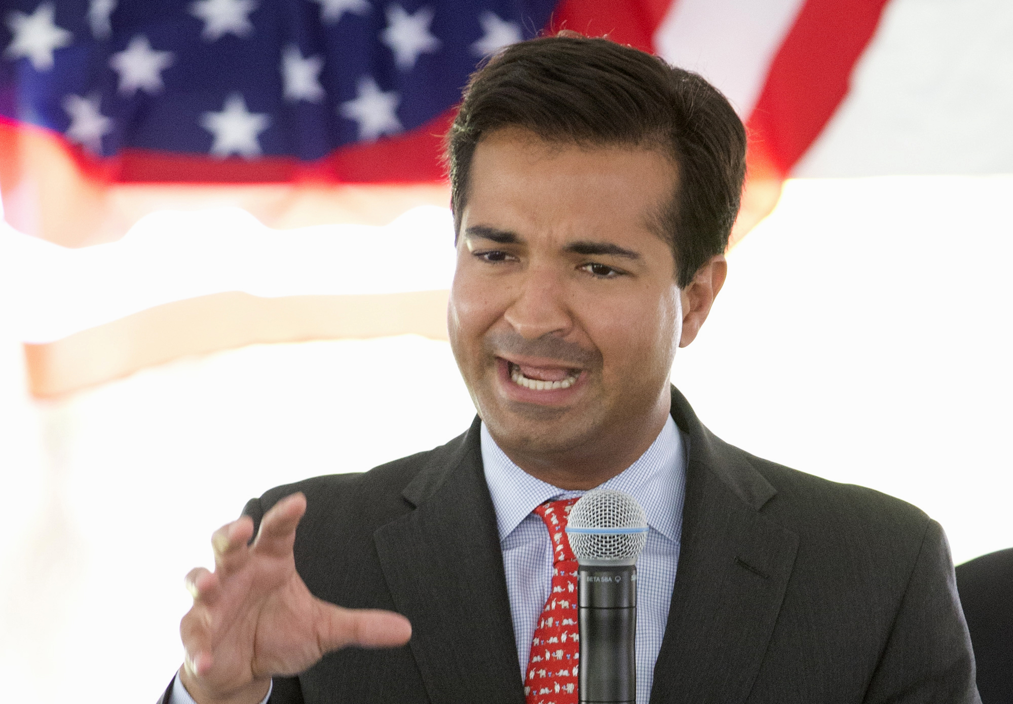 GOP lawmaker could vote for Clinton over Trump