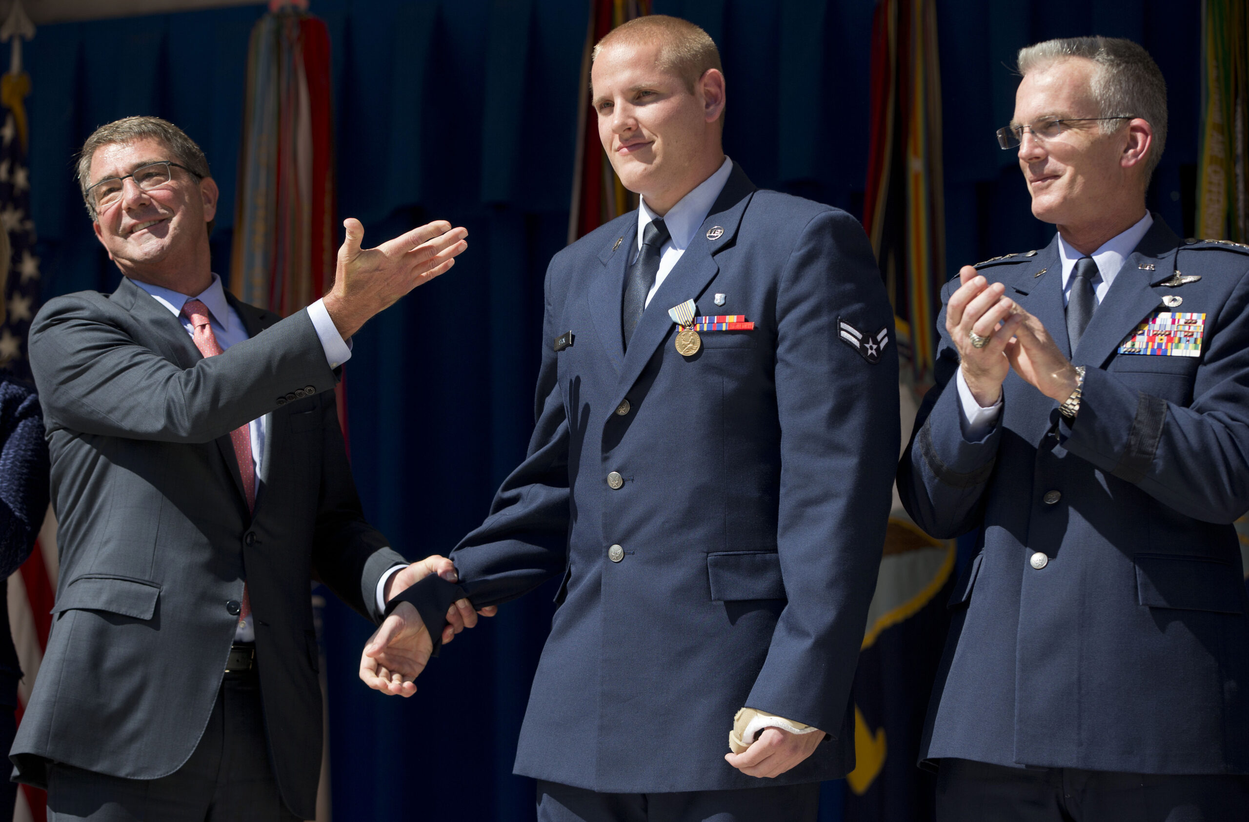Pentagon honors Paris train heroes