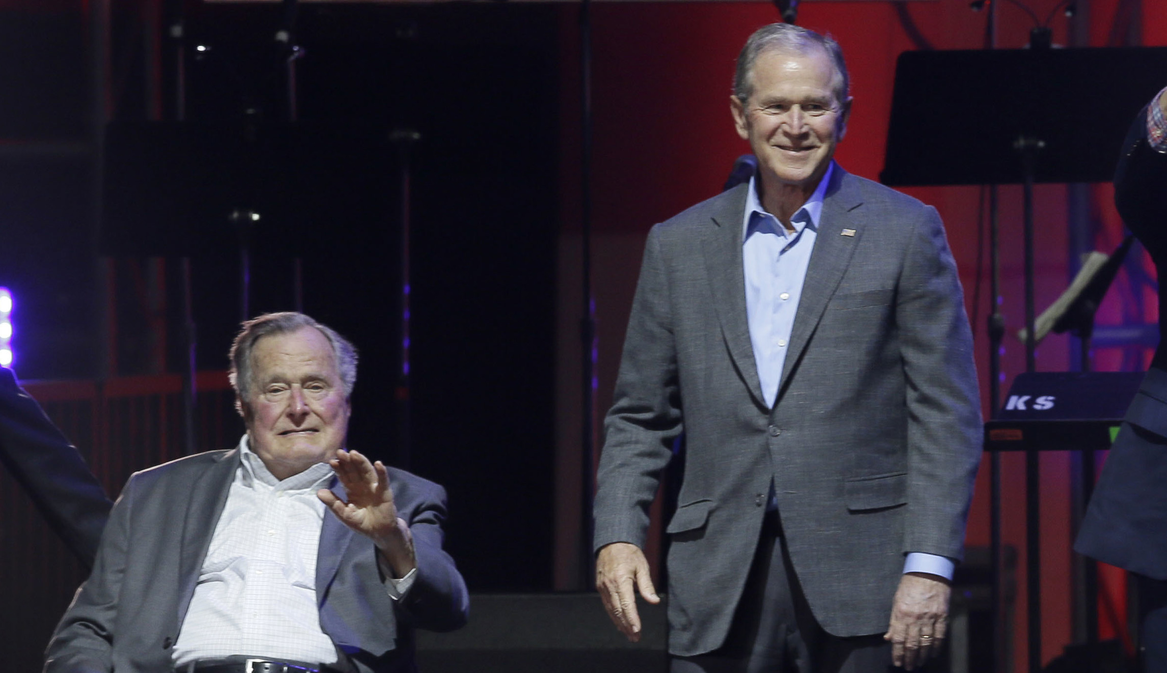 Laura Ingraham goes after Bush family for refusing to support Trump