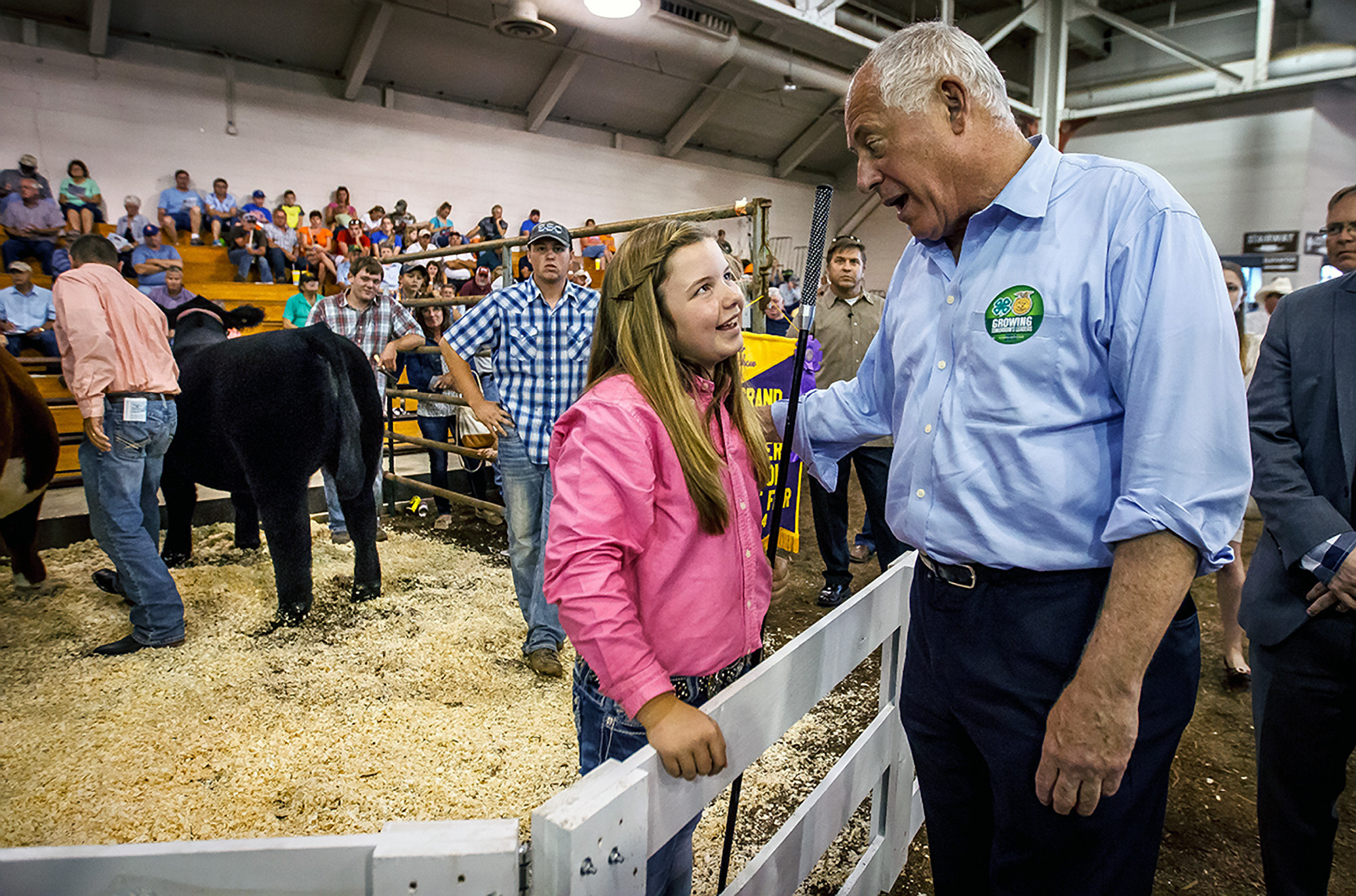Grand champion Ill. steer sells for record $100k