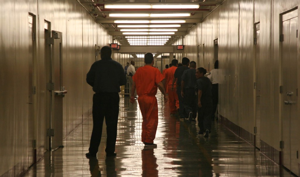 DHS to review privatized immigration detention centers