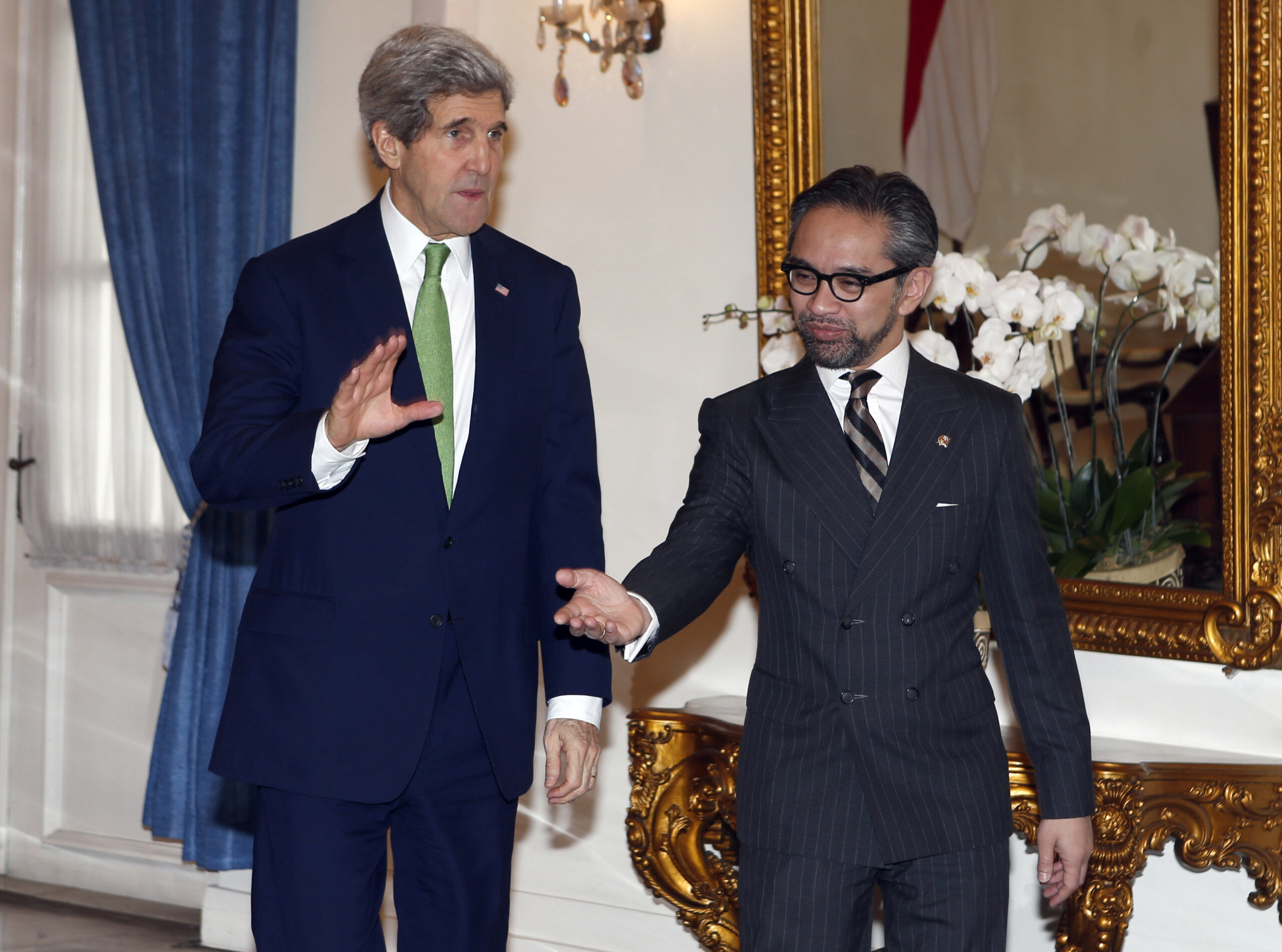Kerry visits UAE for talks on Syria
