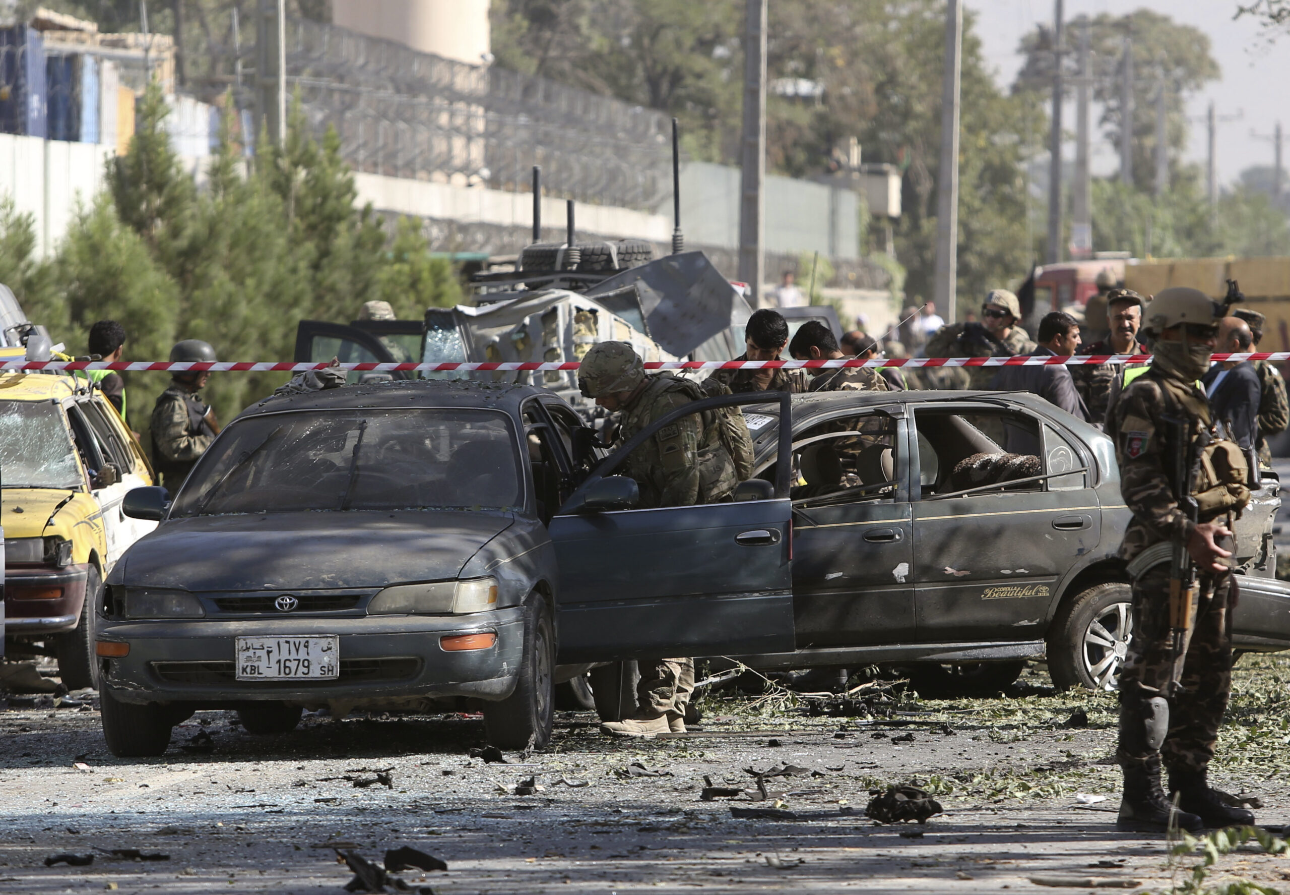 Afghan suicide bomber kills 3 foreign troops