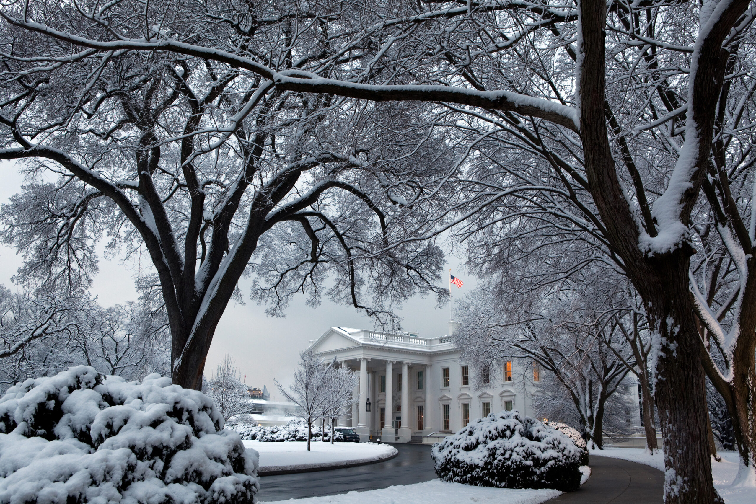 Obama Stuck in Bad Traffic Due to Inch of Snow