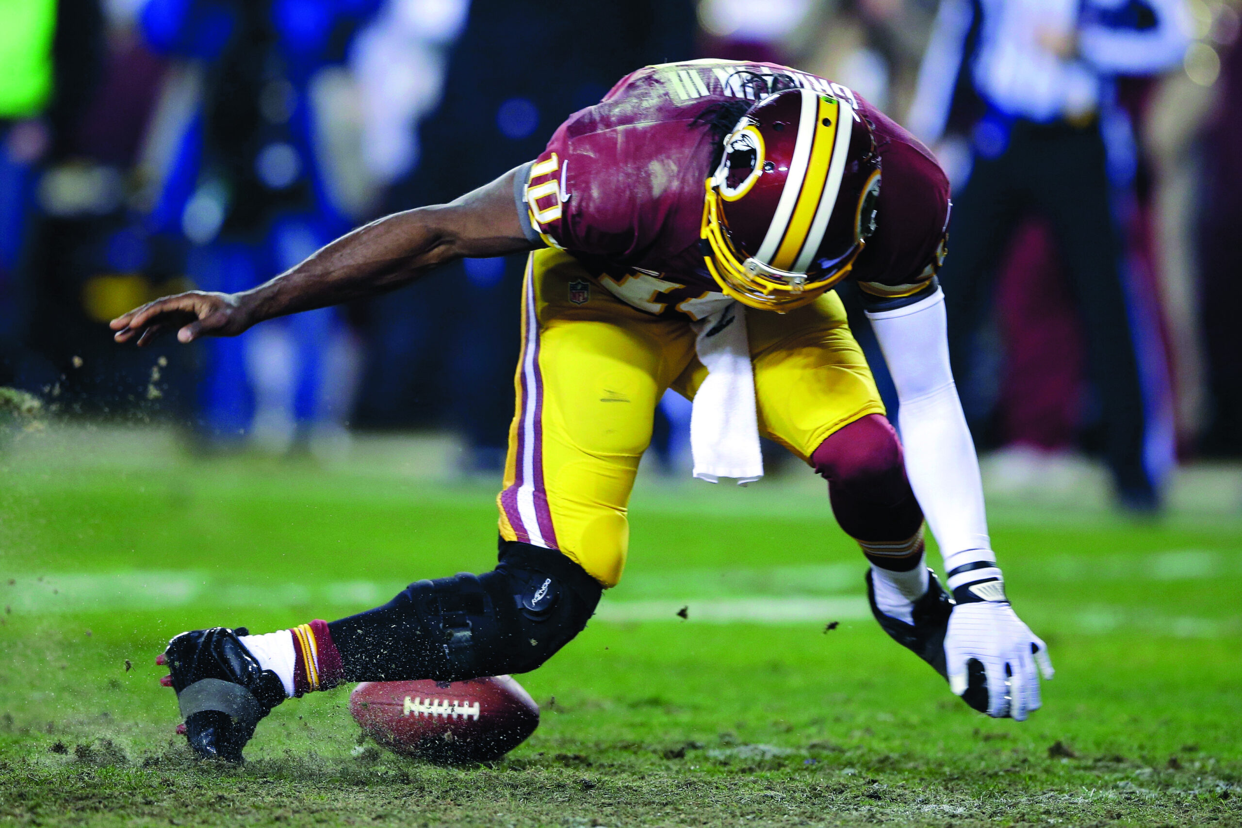 AP Source: Surgery reveals damage to RG3’s ACL