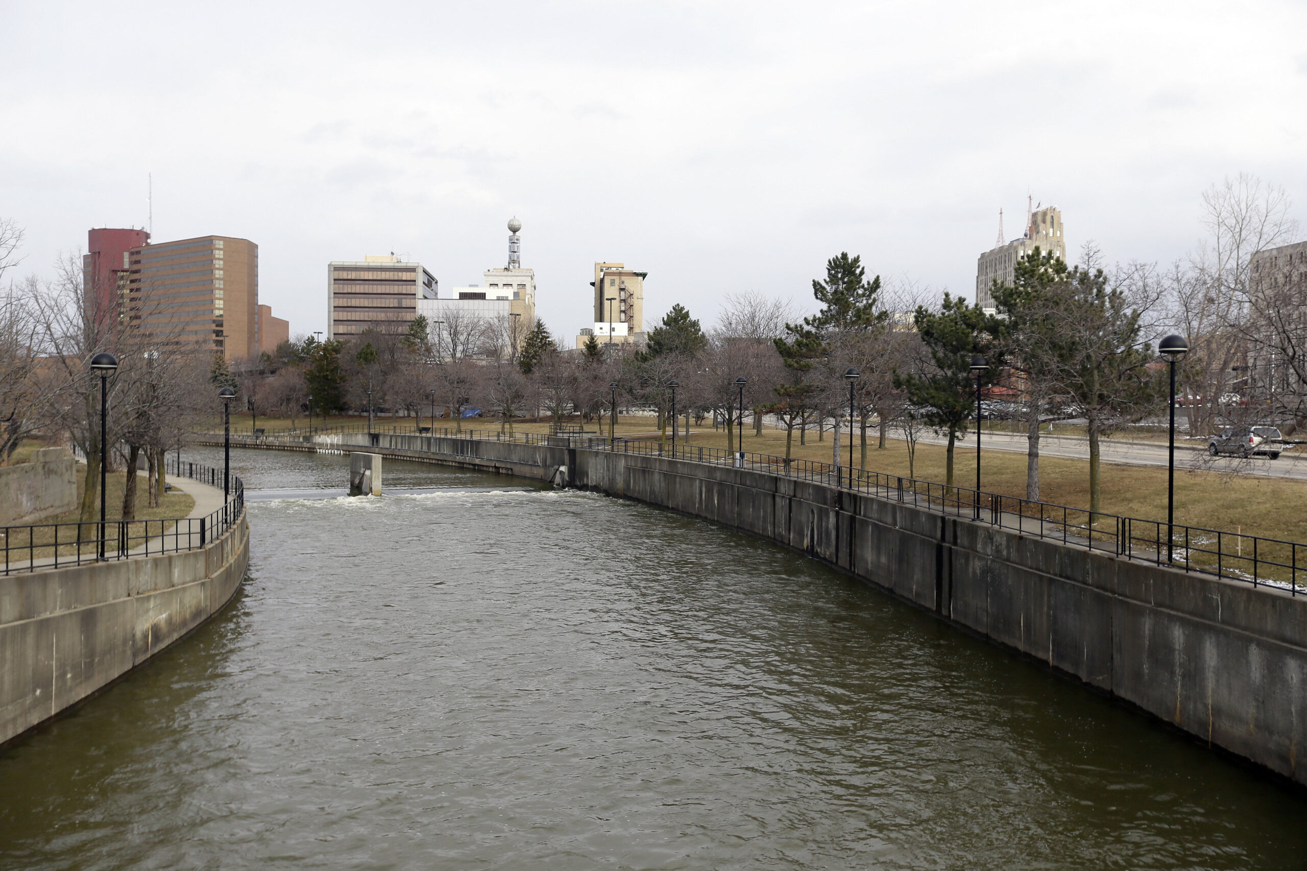 Feds give $20 million to Flint, Mich., for infrastructure improvements