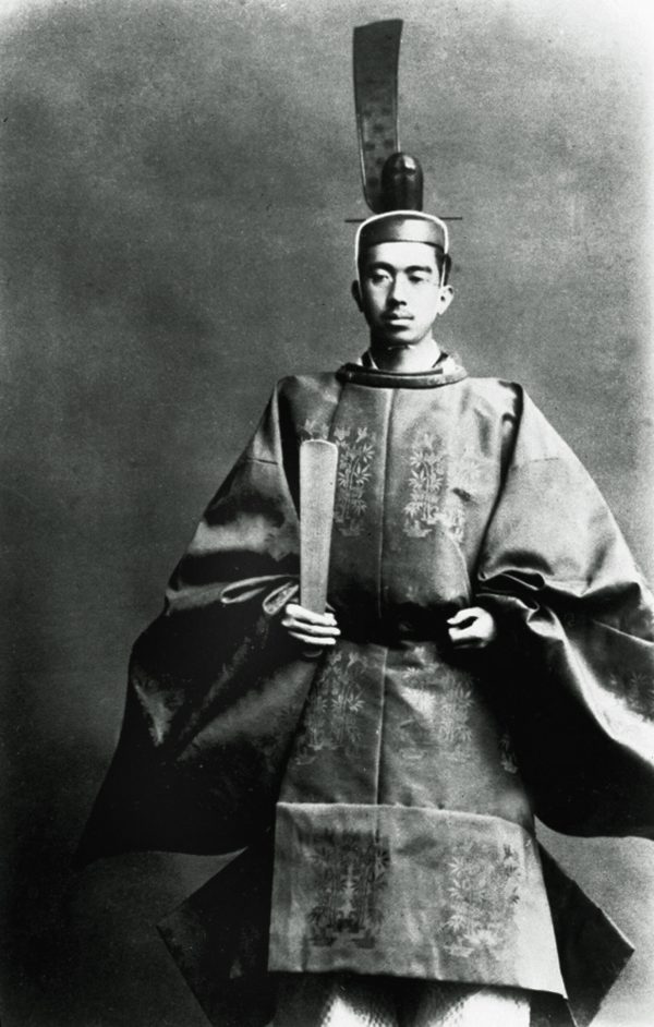 Official history of Hirohito dodges controversies