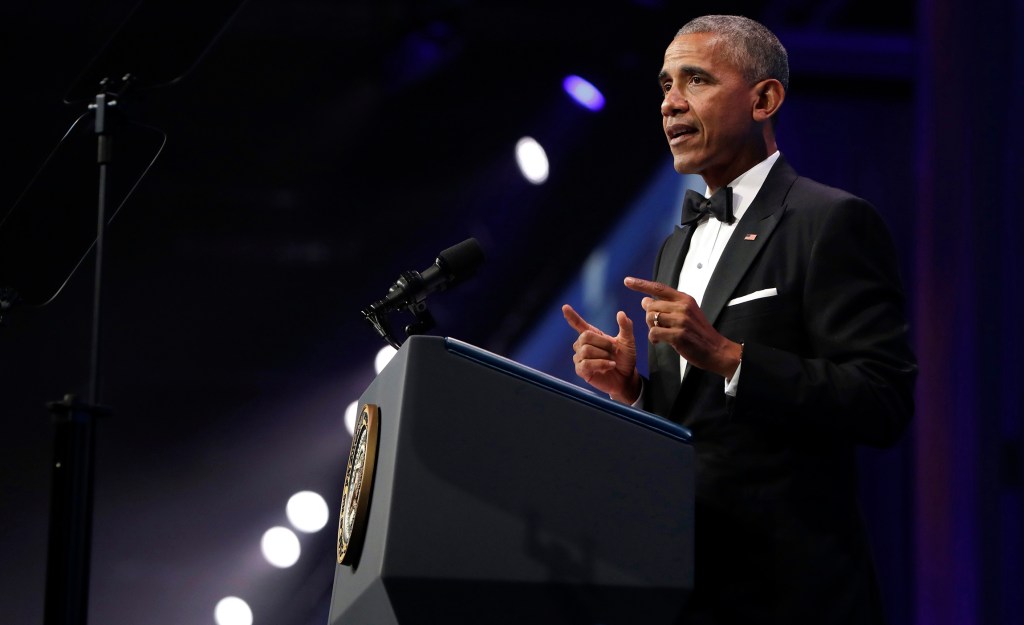 Obama talks aliens, asteriods at Hispanic dinner