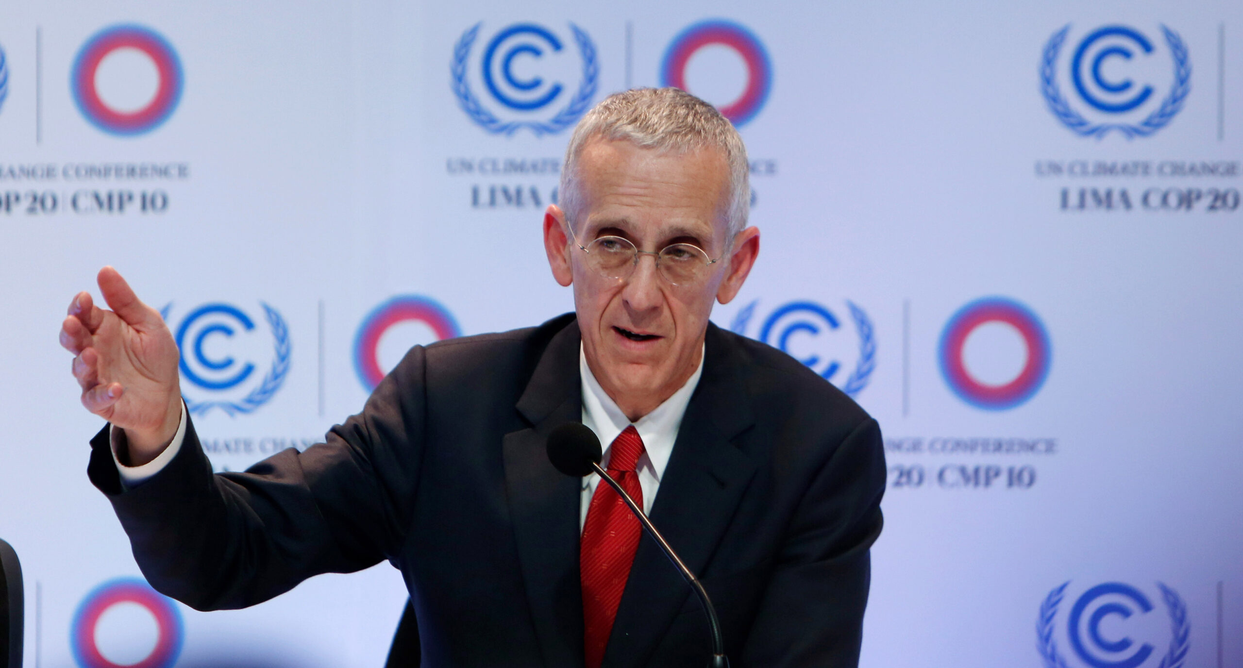 U.S. climate negotiator downplays opposition to EPA rules