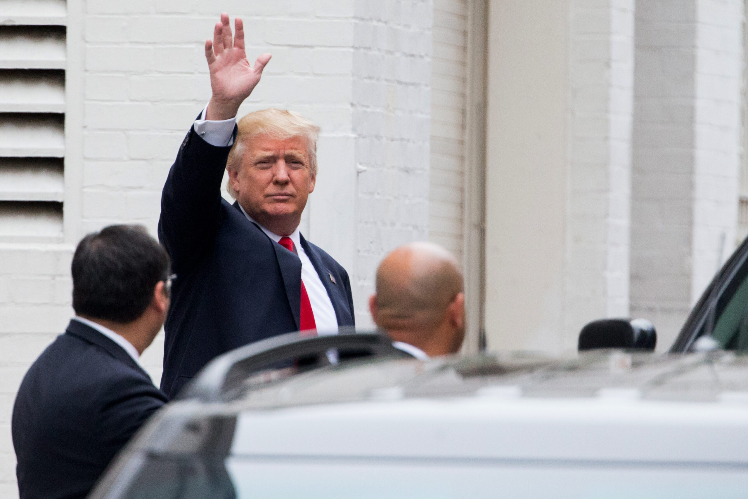 Turned on Trump: Here are the Republicans backing Democrats over MAGA candidates