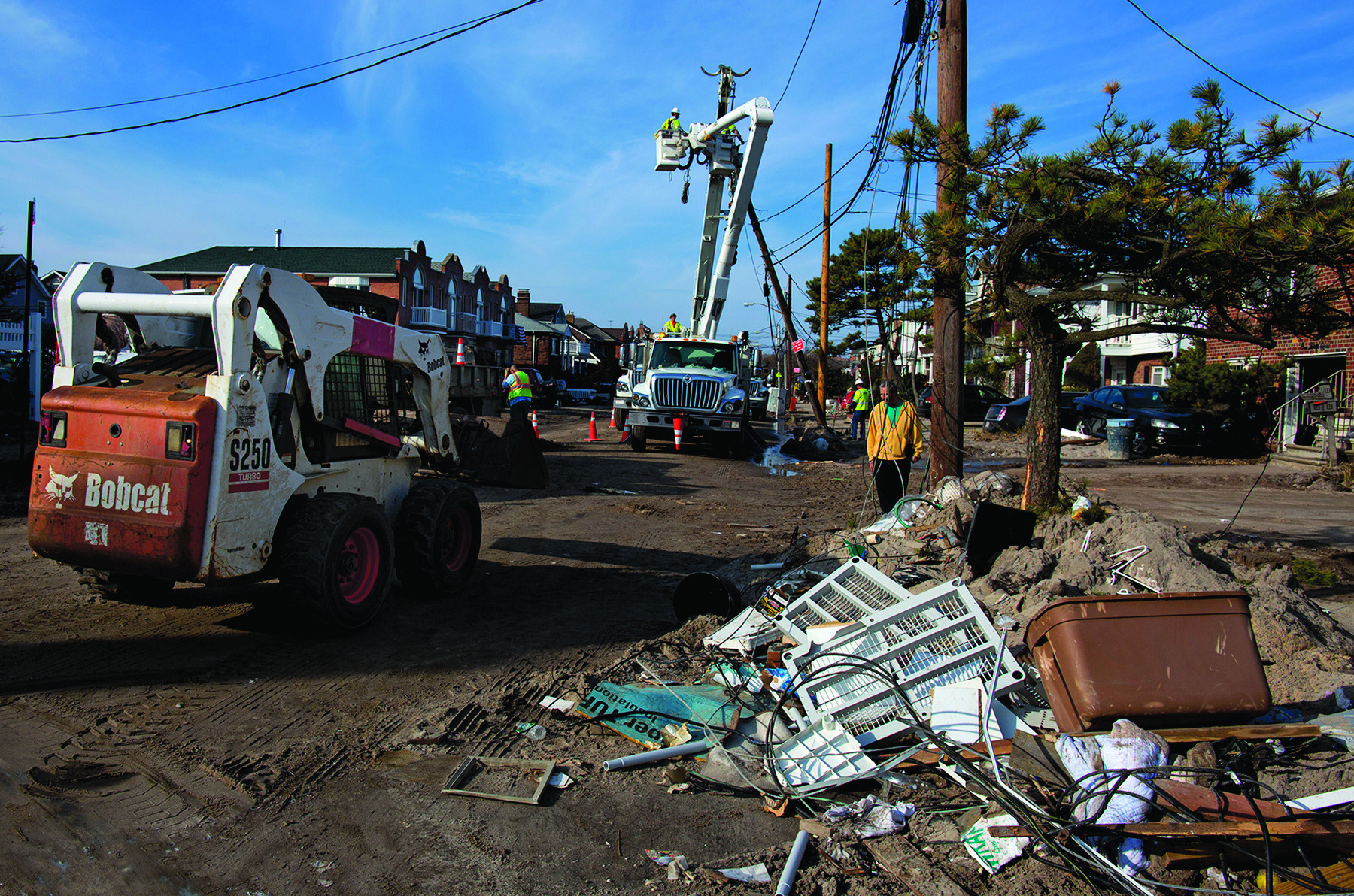 Many on NY’s Long Island still dark after Sandy