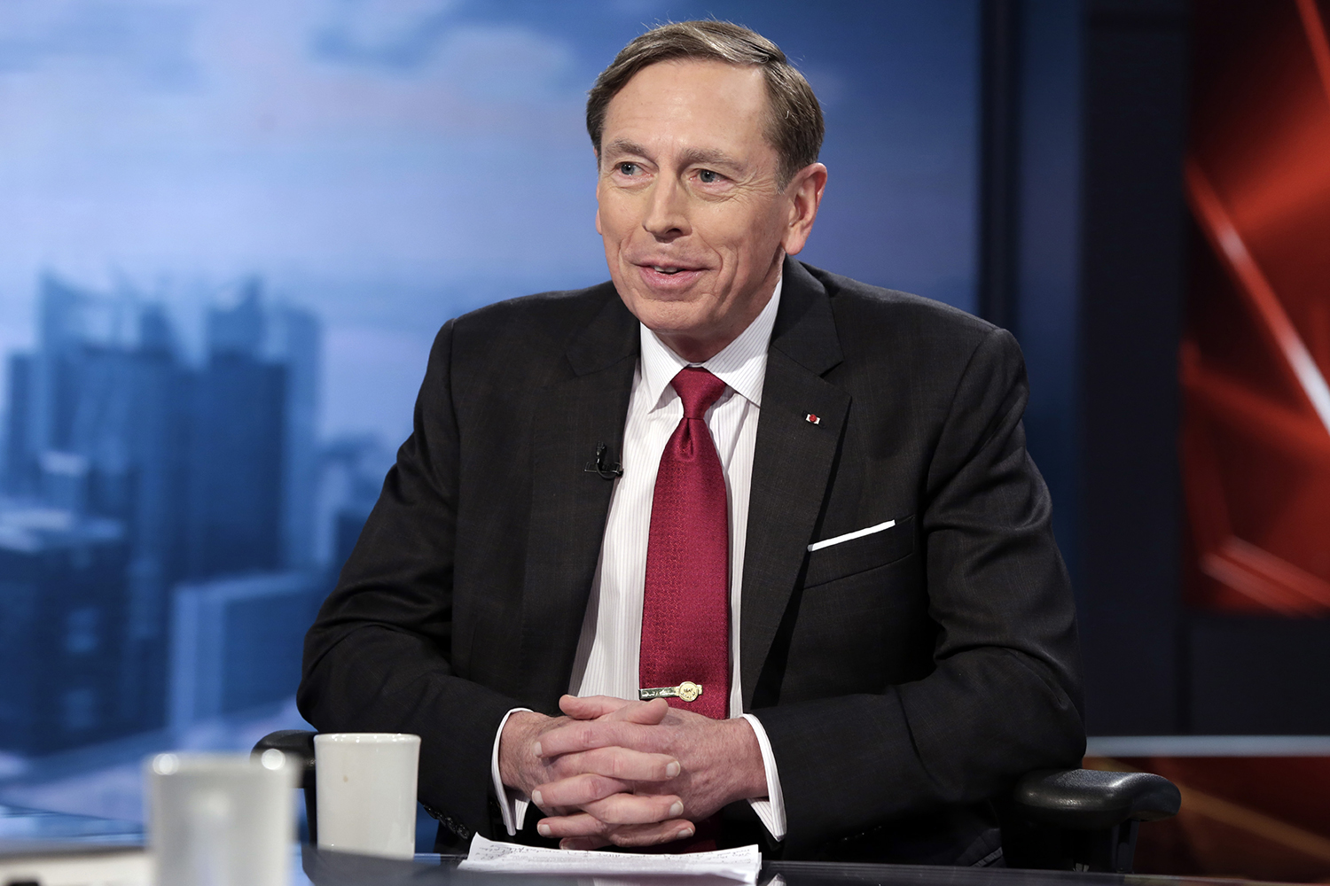 Trump to meet with Petraeus amid secretary of state rumors