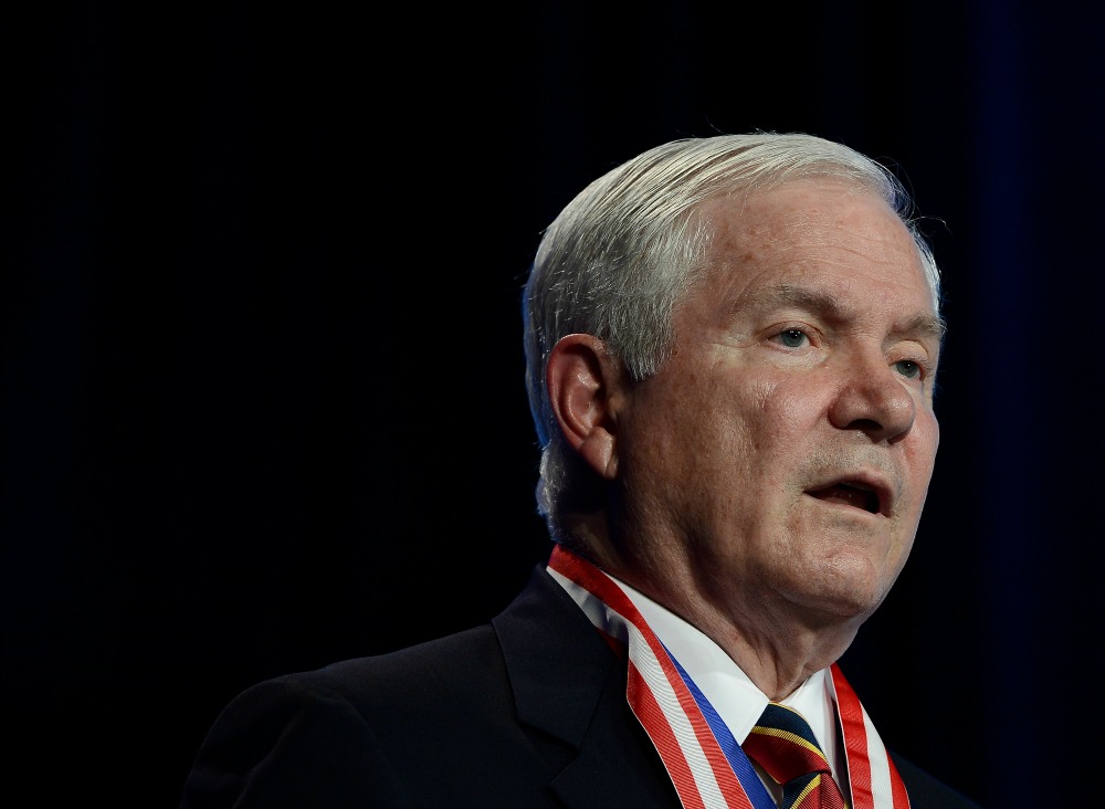 Gates: Obama should accept flawed defense budget