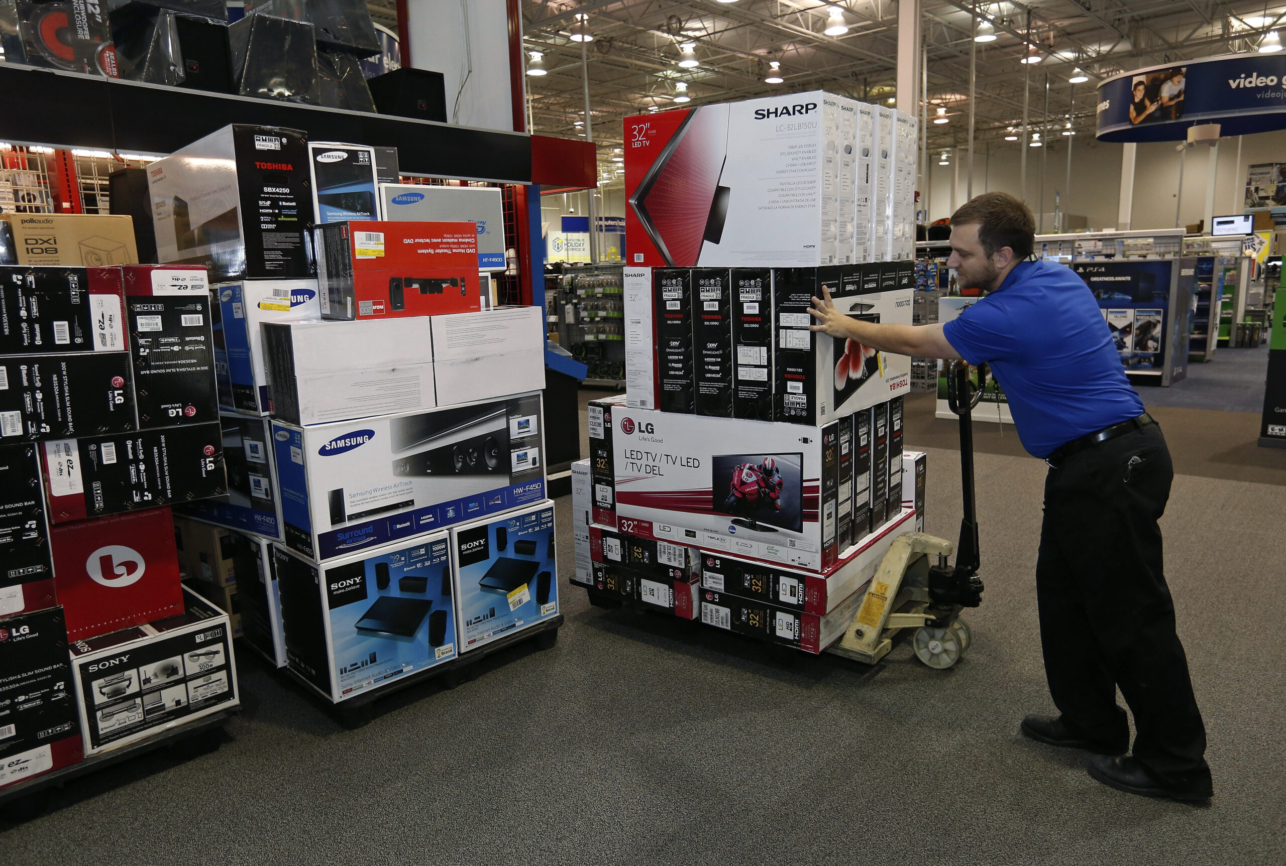 US businesses boost stockpiles 0.4 pct in November