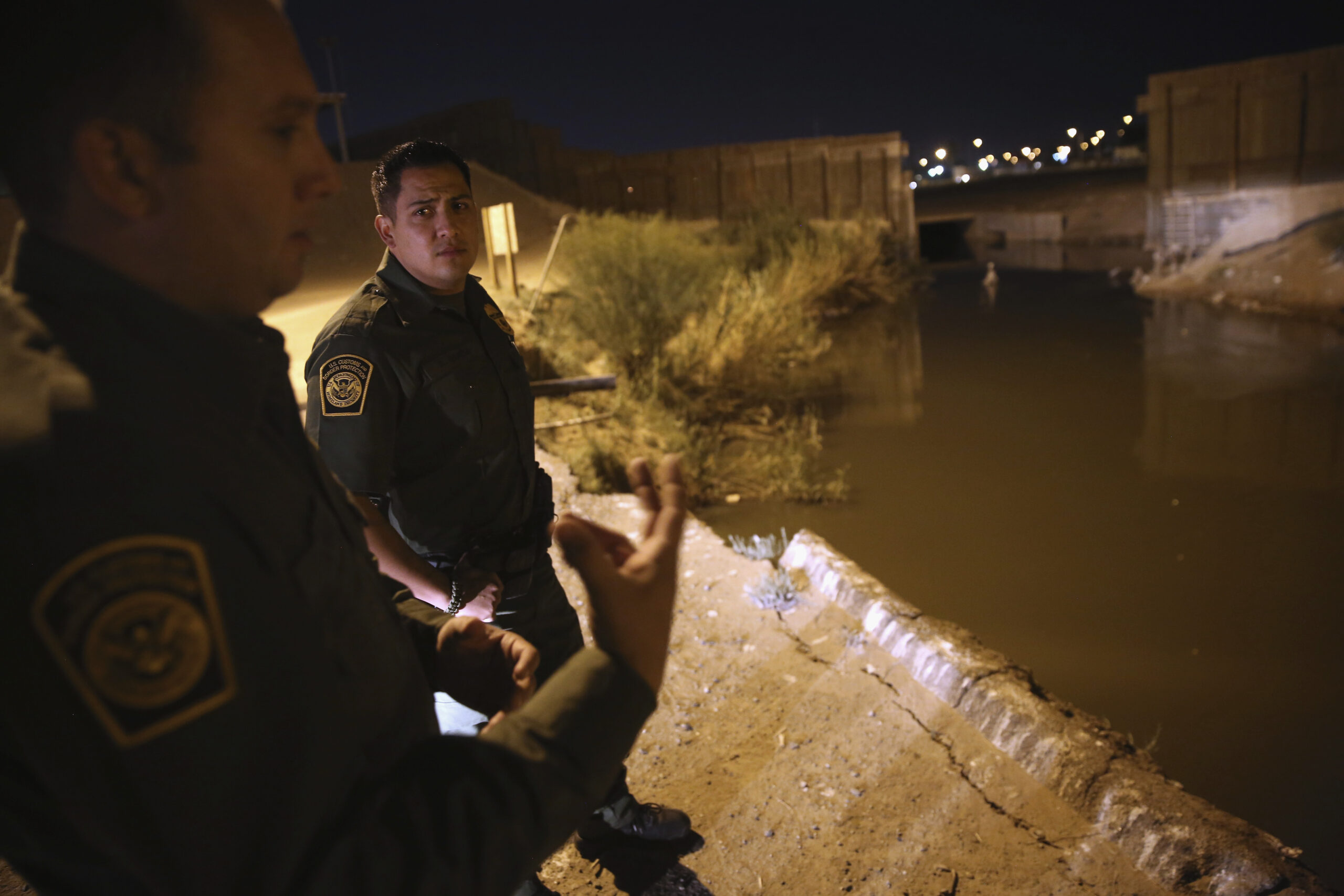 Hispanics sour on Obama as young illegals surge across border