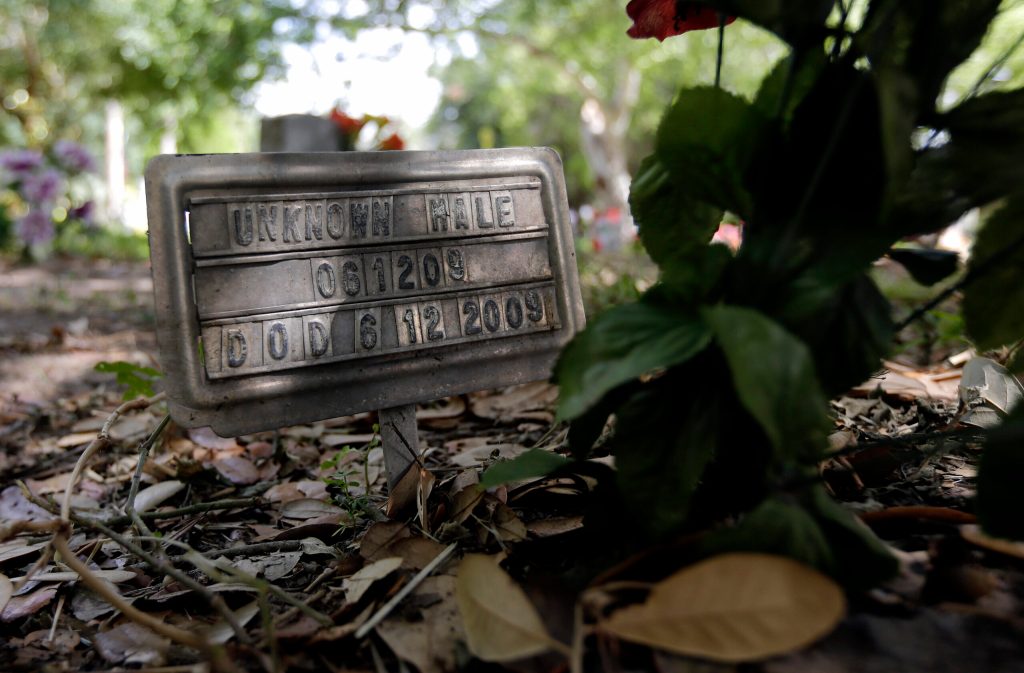 Texas county to look into immigrant burials