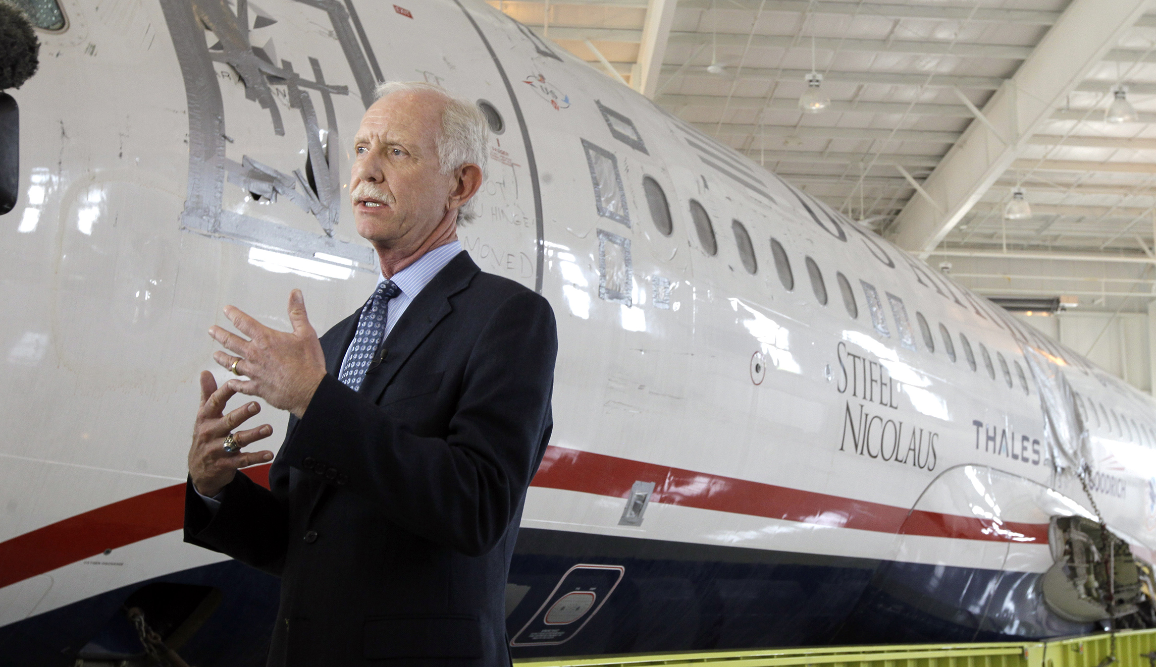Famed pilot ‘Sully’ Sullenberger opposes air traffic control bill