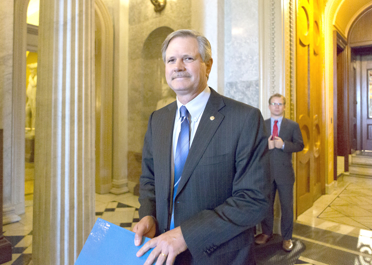 Hoeven, Corker refute ‘myths’ about border surge amendment