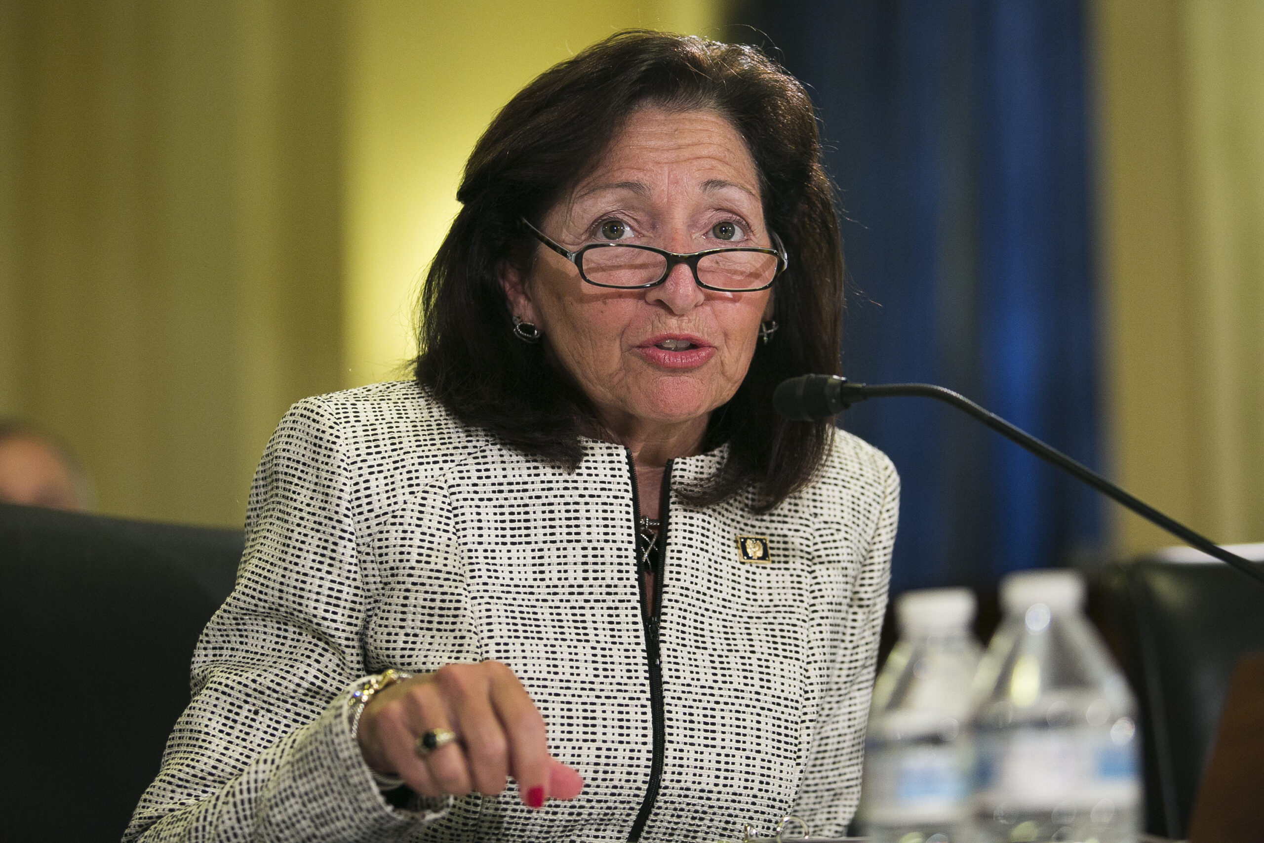 VIDEO: Lawmakers blast Veterans Affairs official over paid bonuses