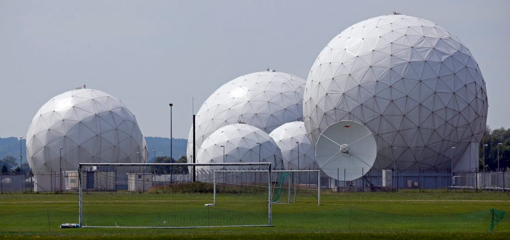 Report: German intel spied on Kerry, Clinton