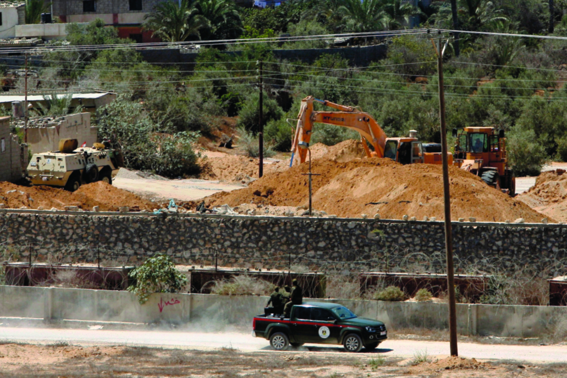 Hamas scales back hopes of open Egypt border