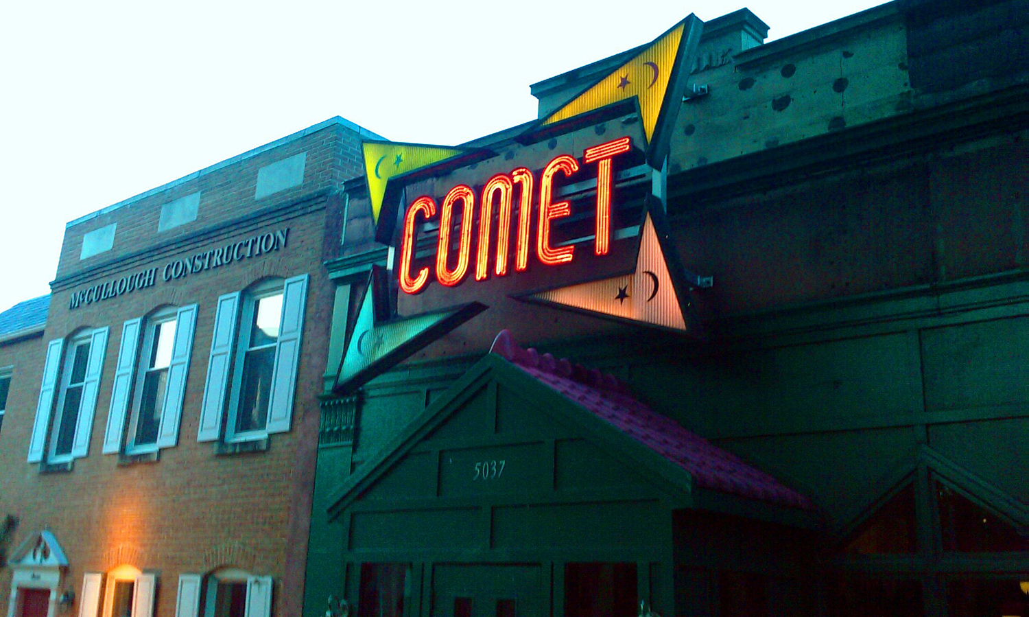 Armed man arrested at DC restaurant at center of Clinton conspiracy theory