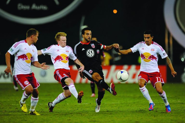 Patrick McDermott/Getty Images
D.C. United captain Dwayne De Rosario will miss 10 to 12 weeks with a knee injury.