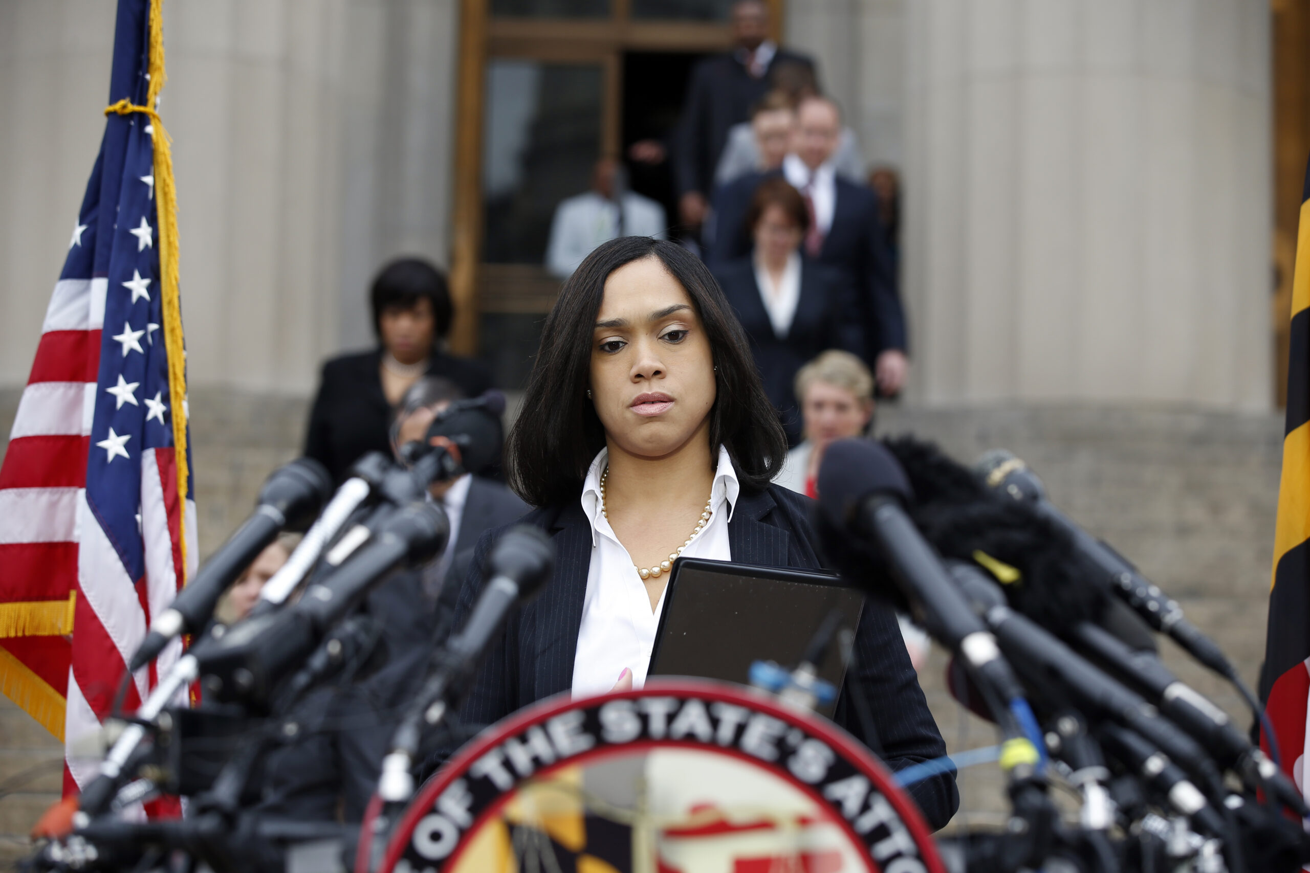 Baltimore prosecutor Mosby seeks to block release of Freddie Gray autopsy