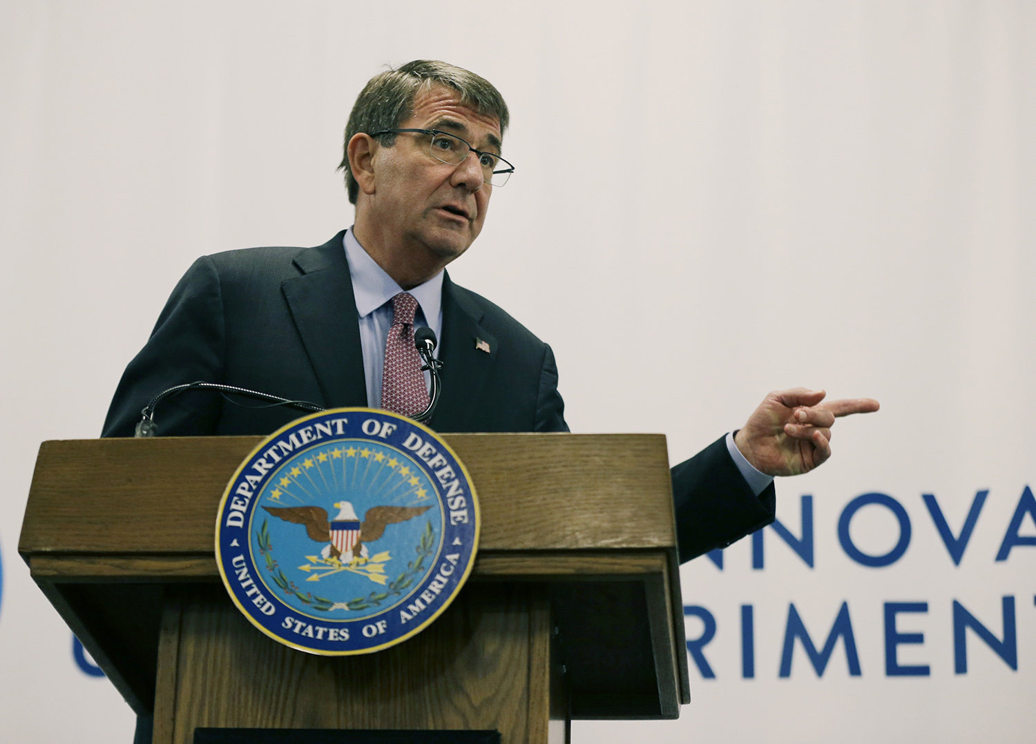 Carter expresses confidence in Navy leaders over transgender recruits