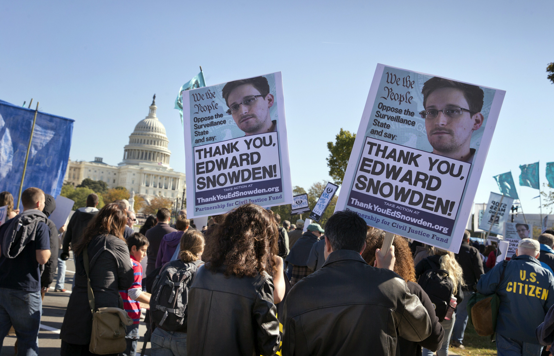Obscure donor funds group behind Edward Snowden bus ads